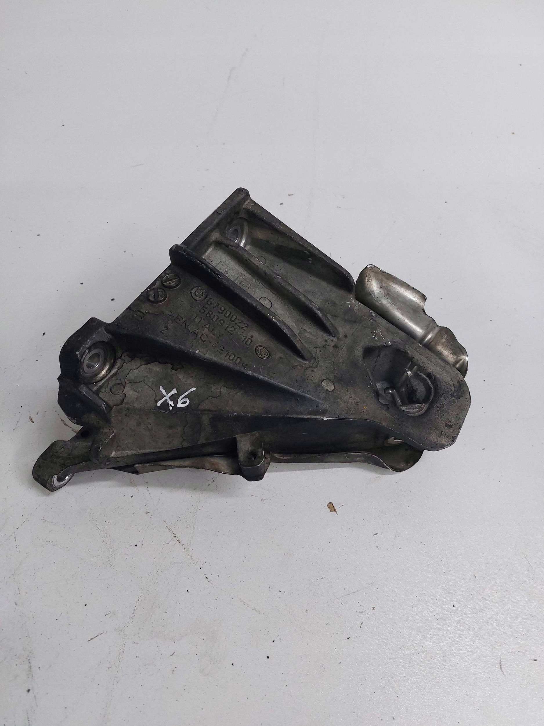 BMW X5 E70 X6 E71 3.0D N57 support engine mount 6790022