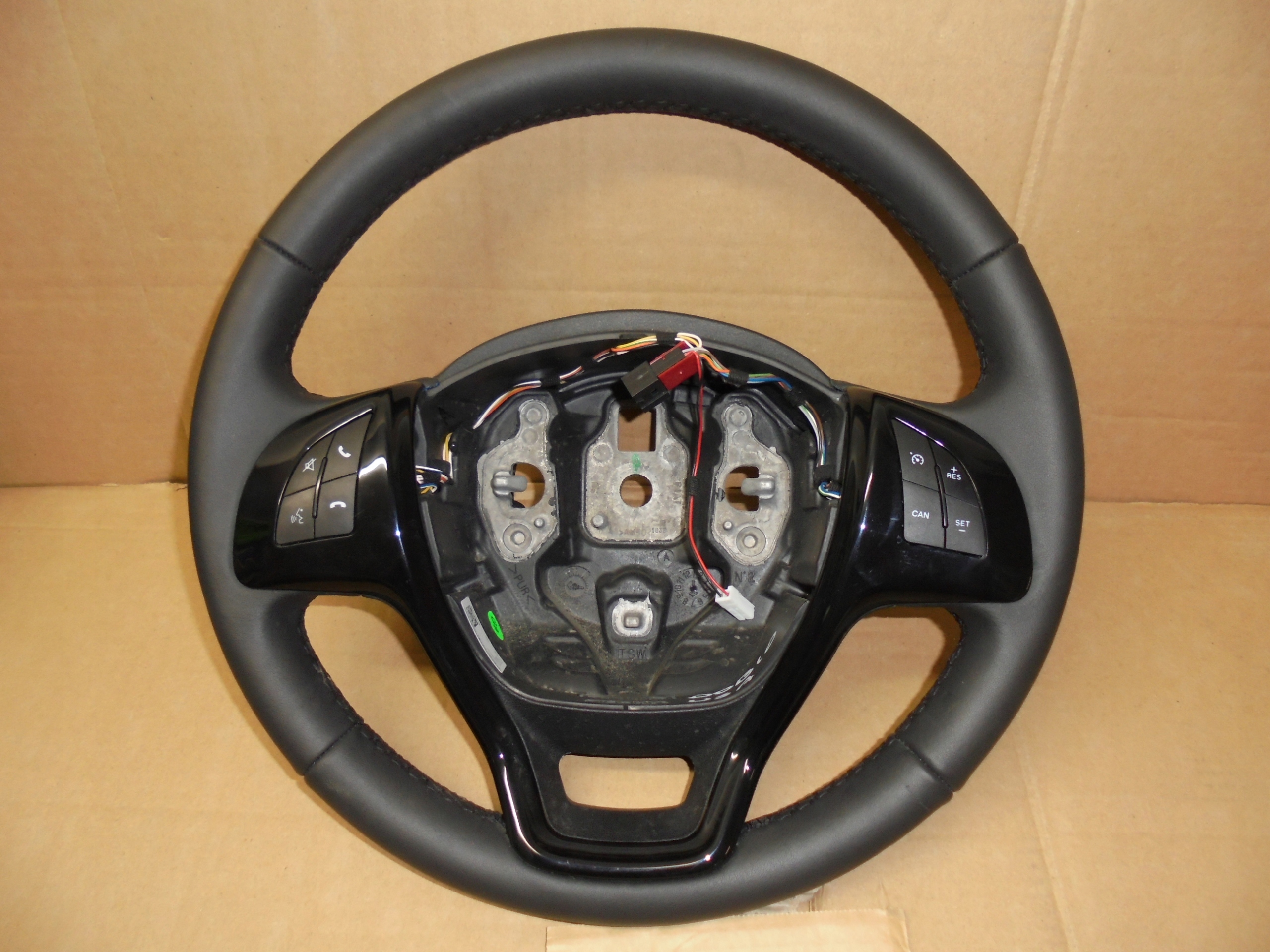 РУЛЕВОЕ КОЛЕСО FIAT DOBLO 2015-КОЖА