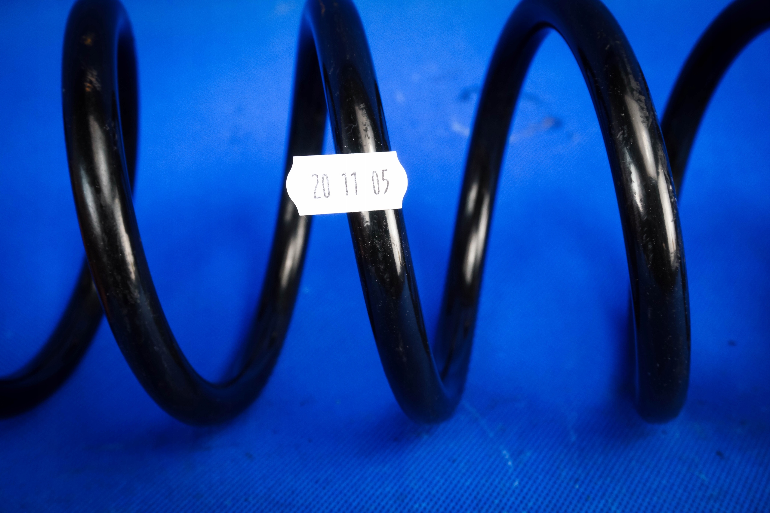 Sprezyna amortyzatora tyl Audi A6 A7 8K0511115GT Part manufacturer Audi original OE