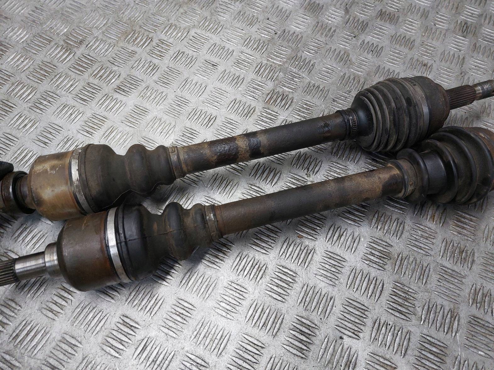 semi-axis left front + right front 5B PEUGEOT 407 and 1.6 HDI