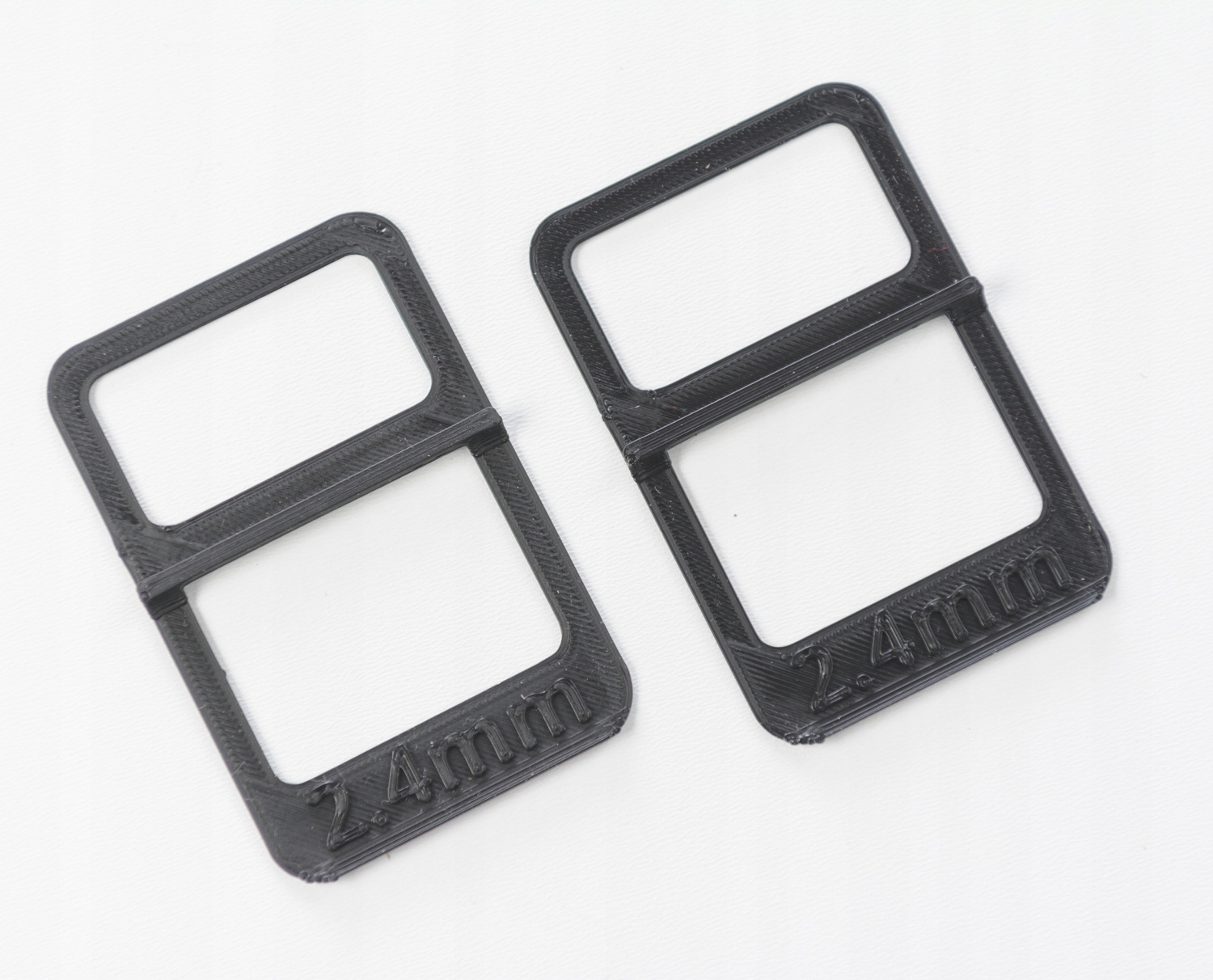 

2x Odsunięcie na grubość tarczy do prowadnic 2.4mm