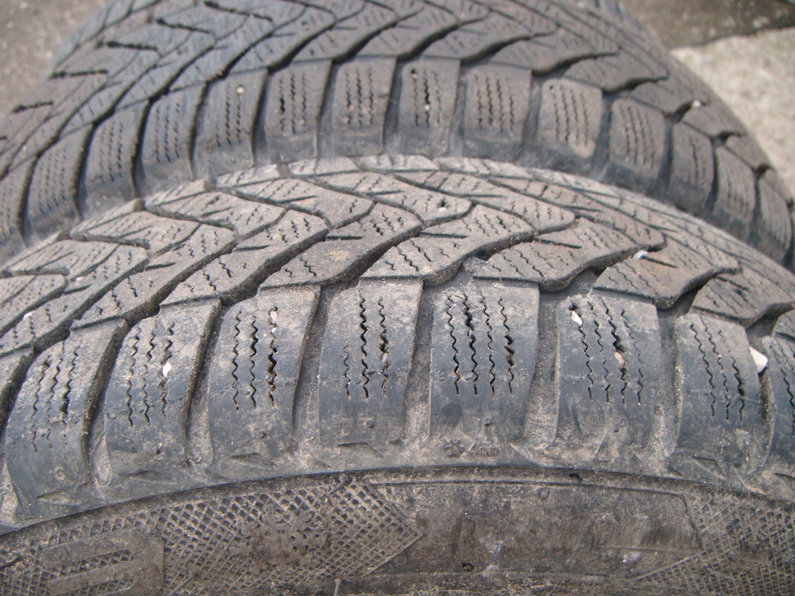 SUZUKI ALTO PIXO 09-14 1.0 B FELGI KOŁA 4X100 Profil opony 45