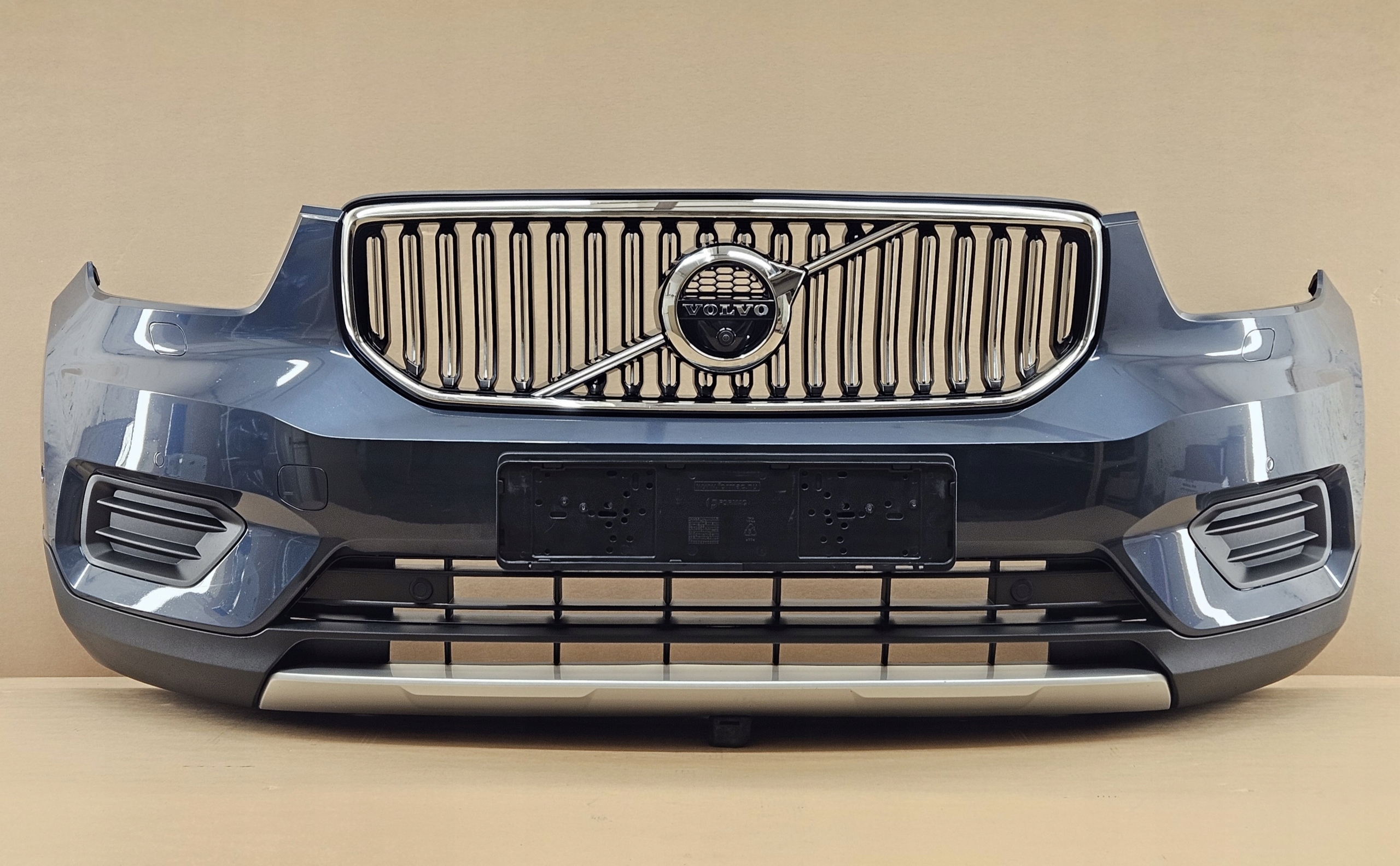 KOMPLETNY ZDERZAK PRZÓD 6X PDC KAMERA VOLVO XC40 2017- KOLOR 723