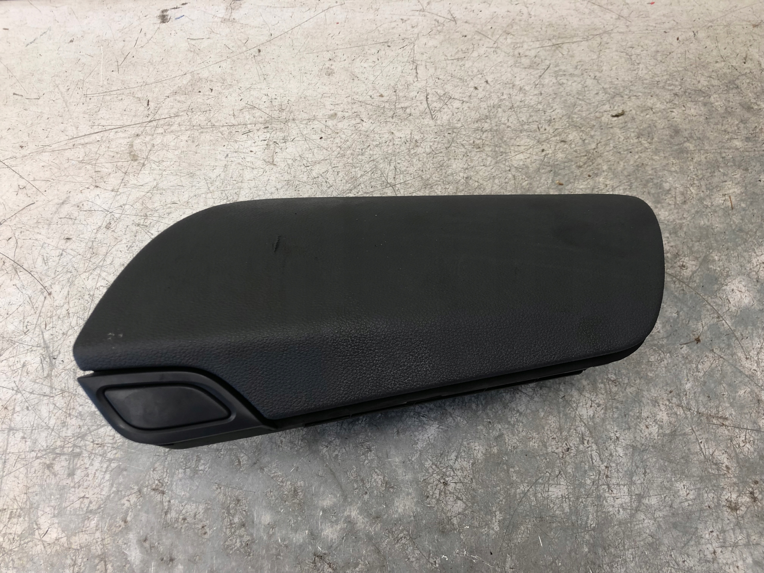 passenger compartment consoles OPEL MOKKA AXB18847