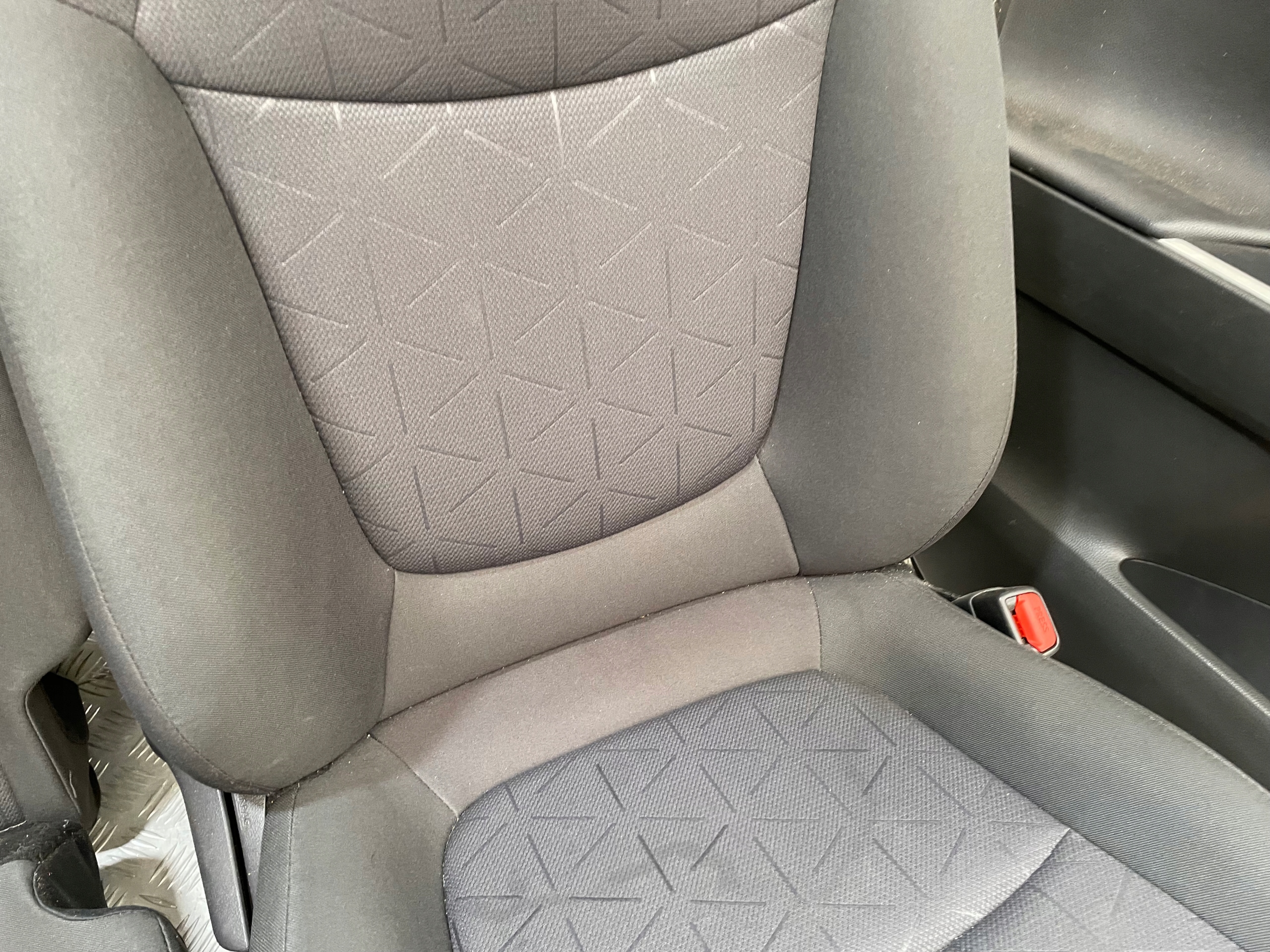 кресла диван бочки Салон TOYOTA RAV4 V европа