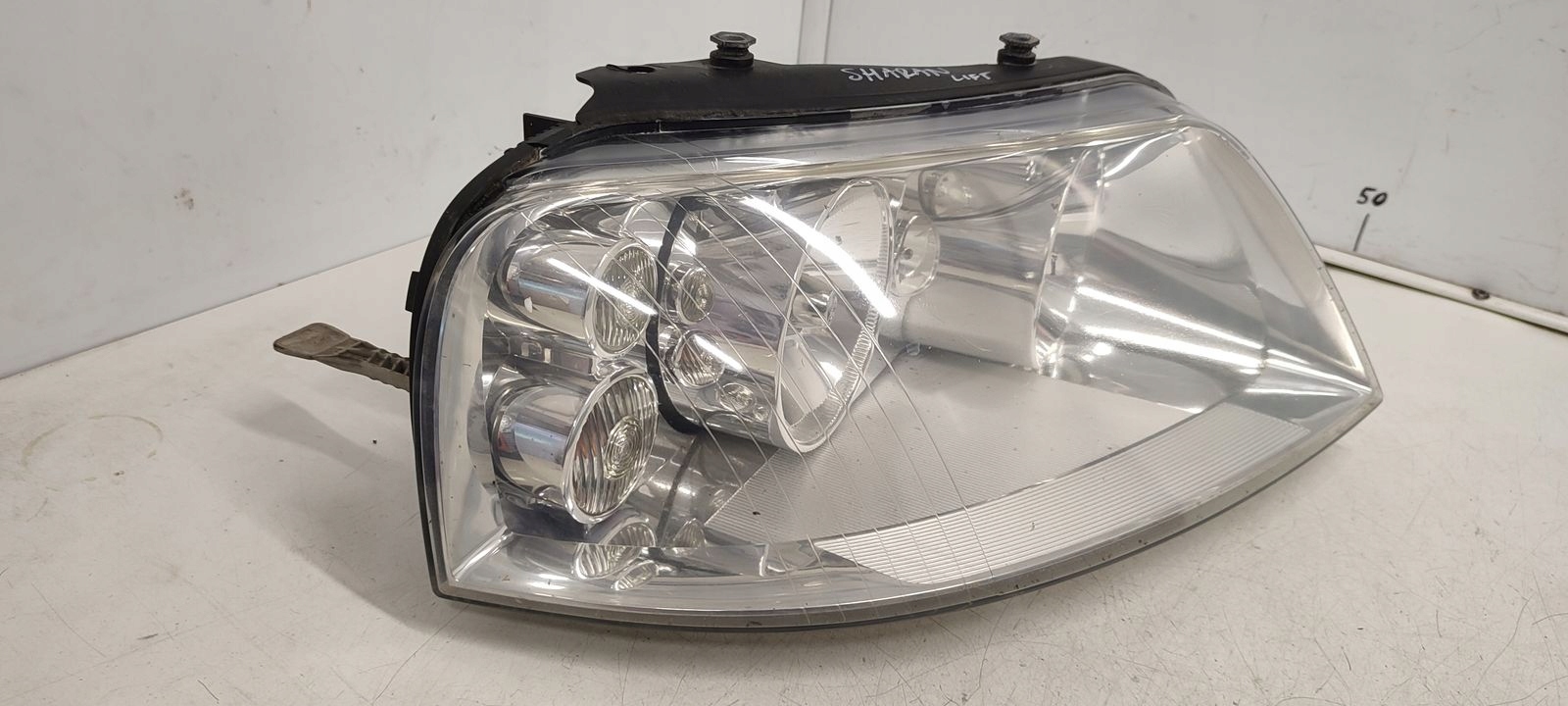 light front front right VW Sharan and LIFT