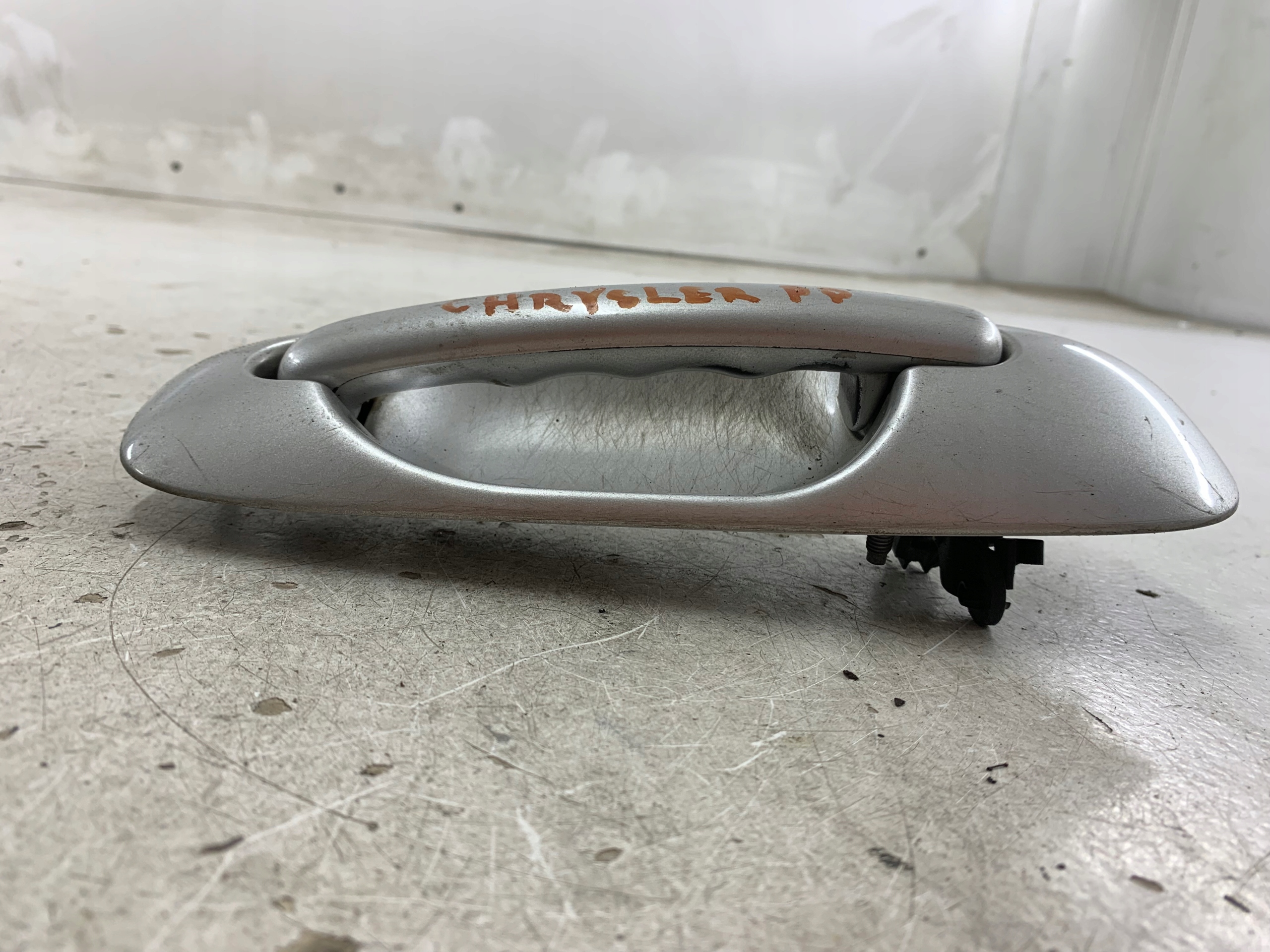 CHRYSLER VOYAGER IV handle exterior right front SREBRNA