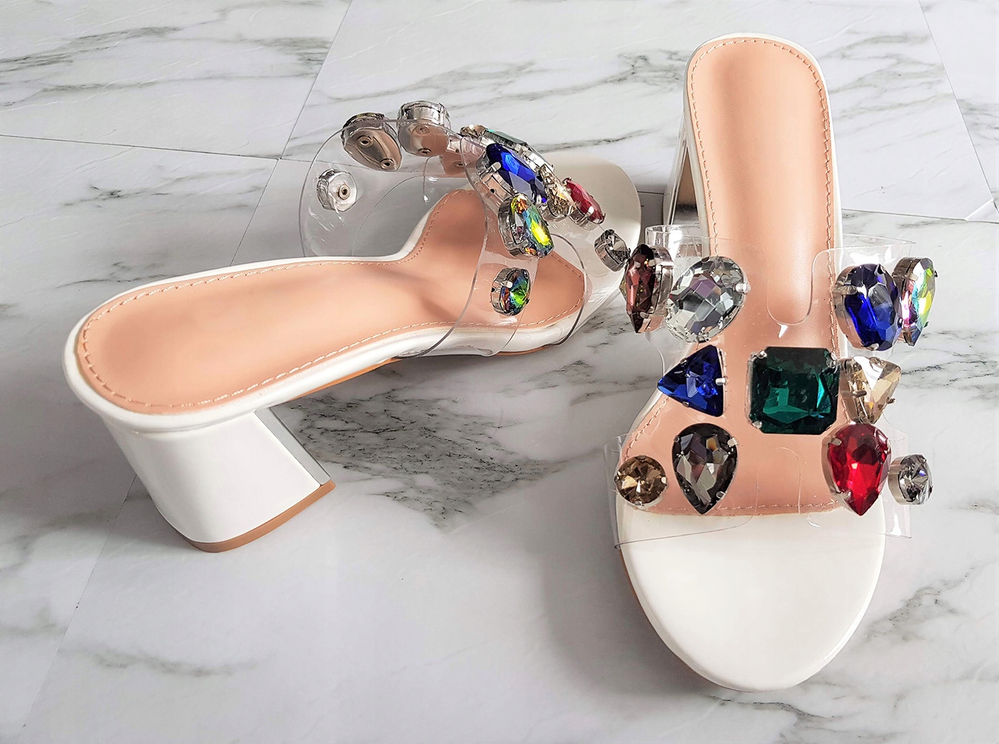 BIAŁE TRANSPARENTNE KLAPKI KRYSZTAŁY SŁUPEK 38 Płeć kobieta