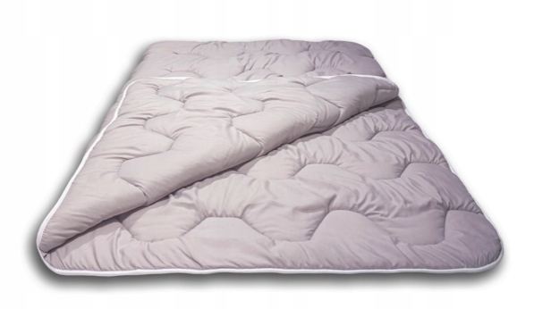 Celoroční Přikrývka 200 X 220 CM, Měkká, Teplá, Antialergická – Polský Výrobek