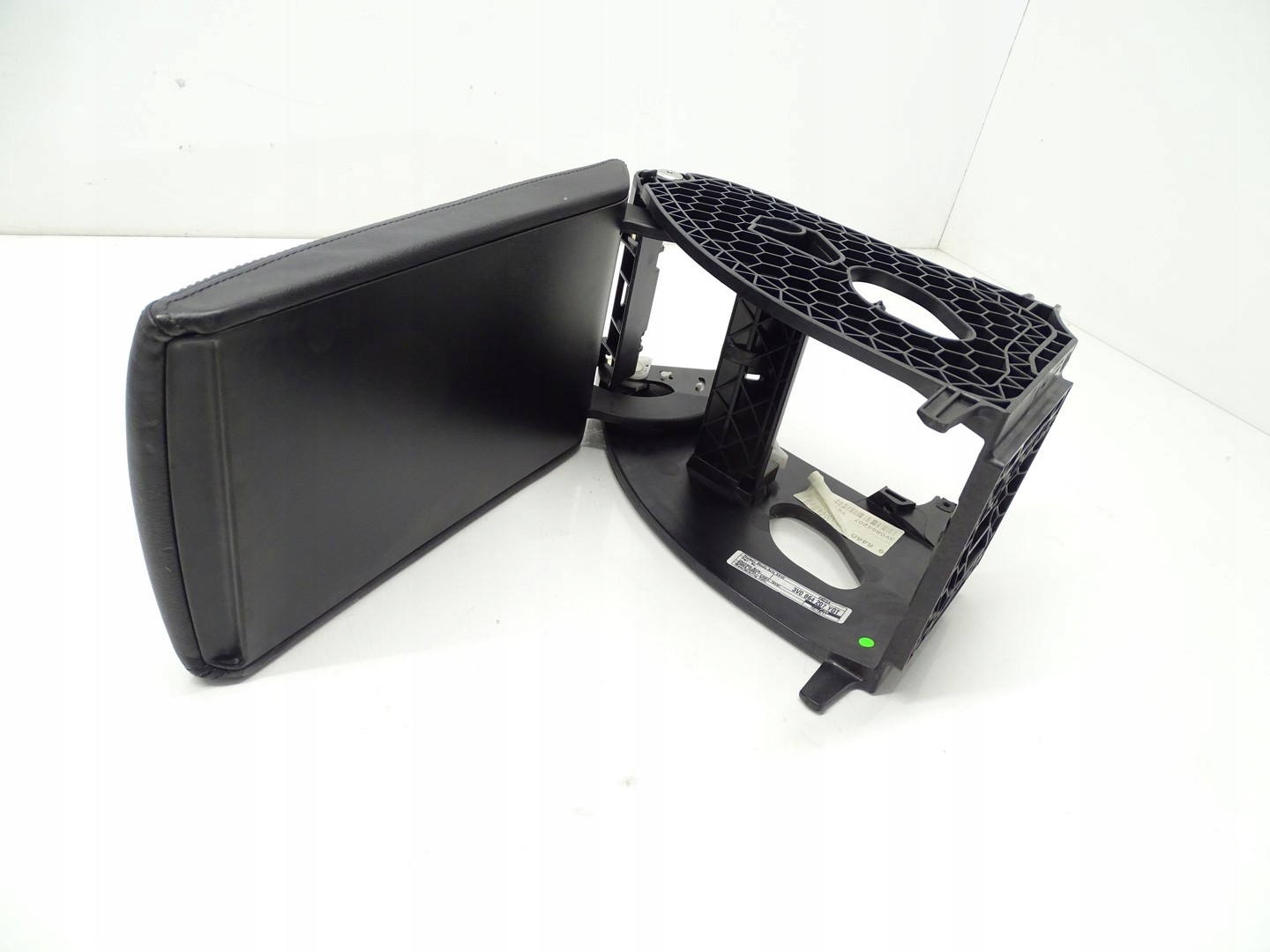 armrest central TUNELU leather SKODA SUPERB III 3V 3V0864207