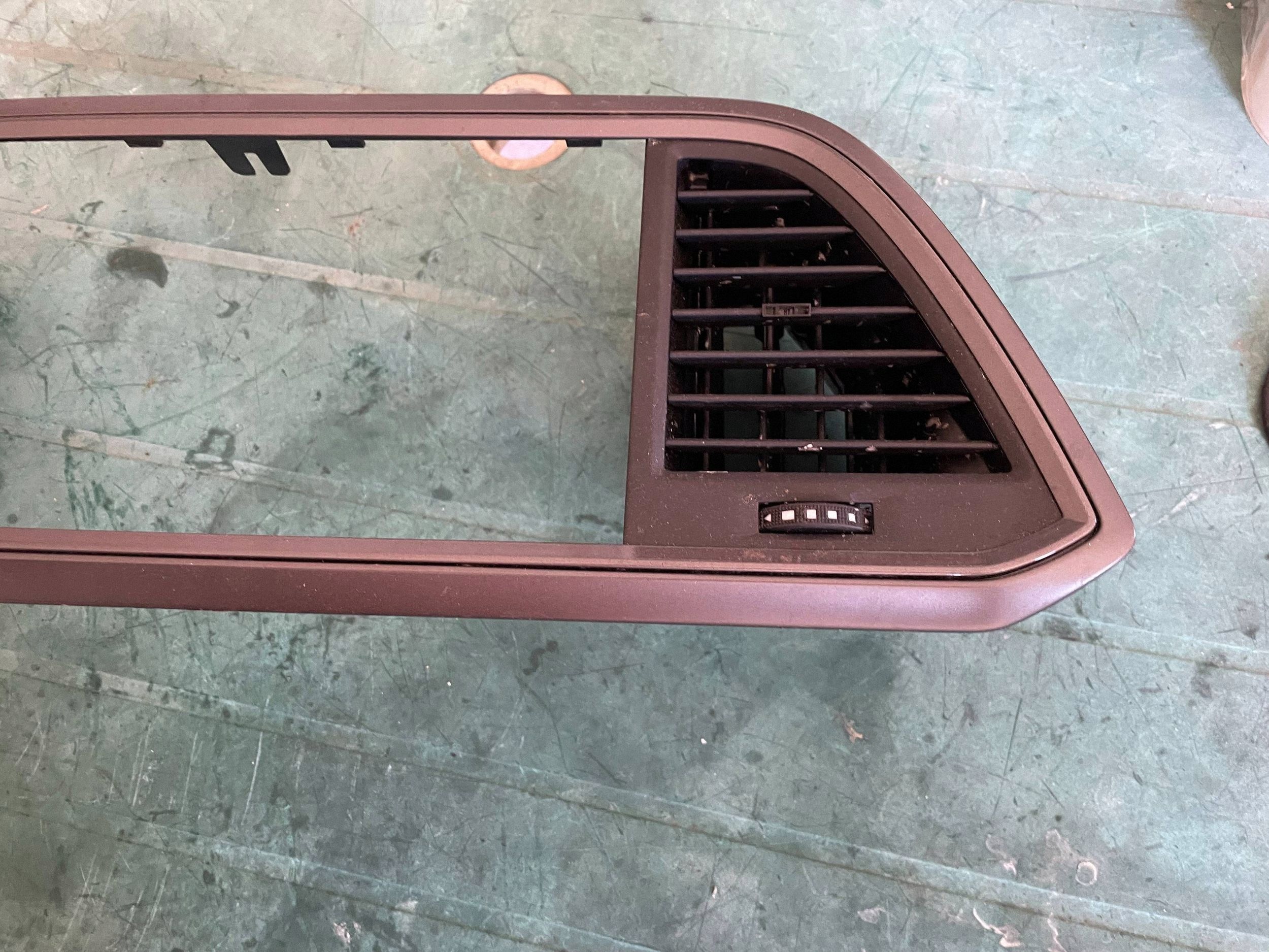 CUPRA SEAT ATECA KRATKI des lüfters 576820951A @M