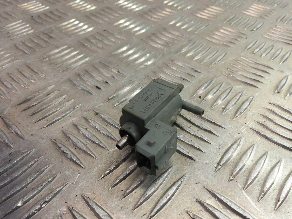 BMW OE 7516375 клапан давления