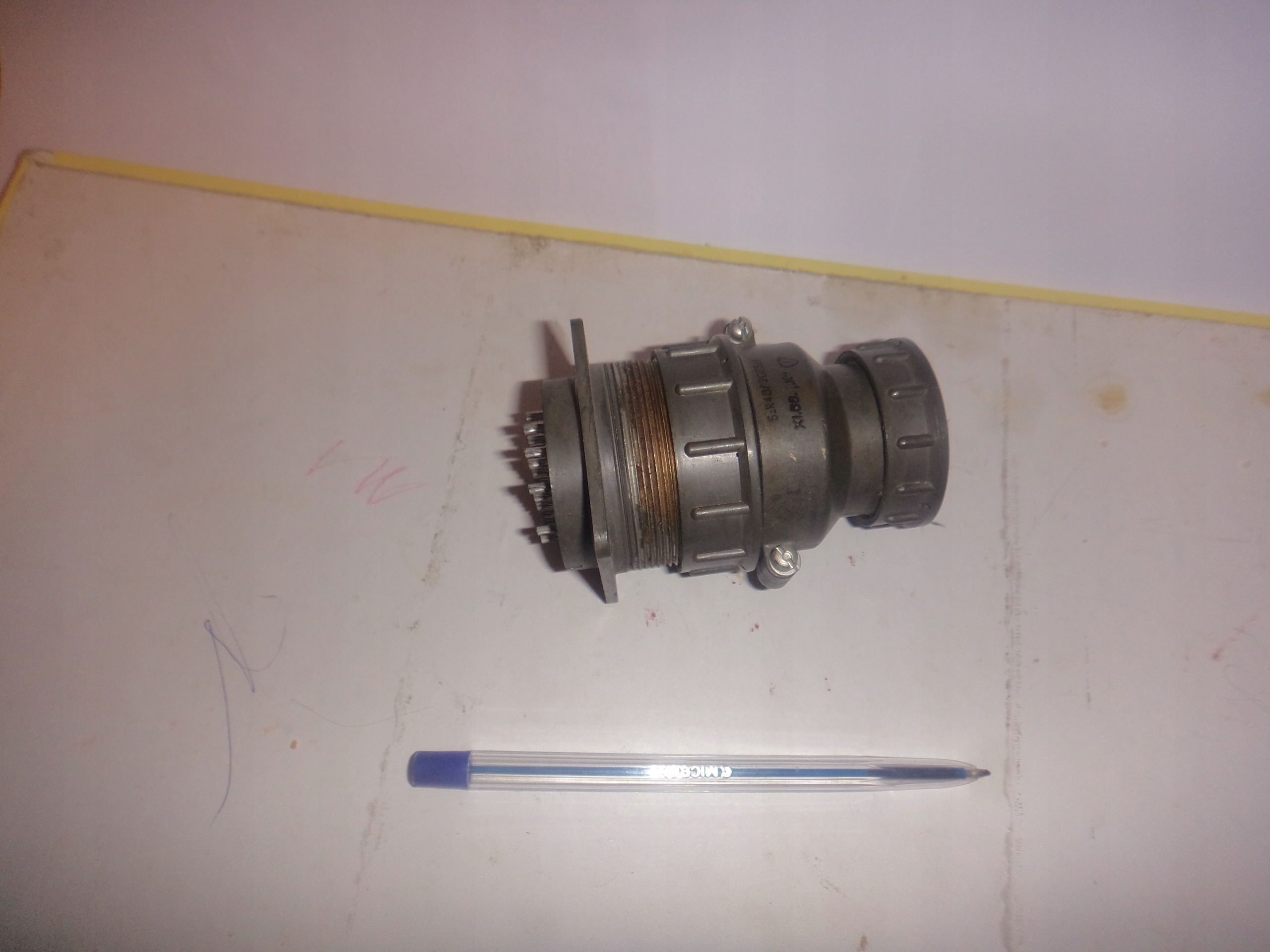 72585 967650-1 - разъем Szr48P20