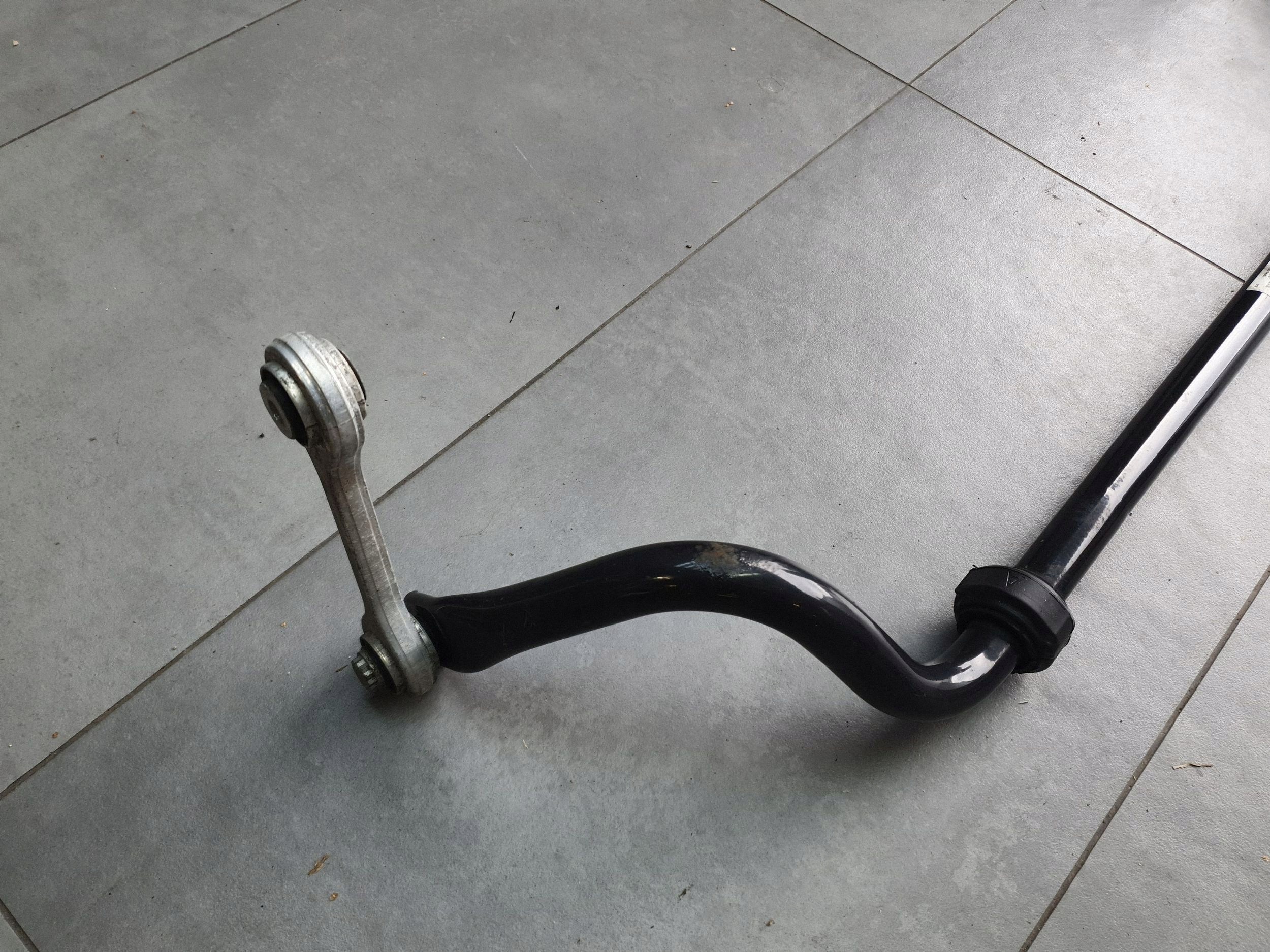 Audi Q7 4M Stabilizator bar front 4M0400045