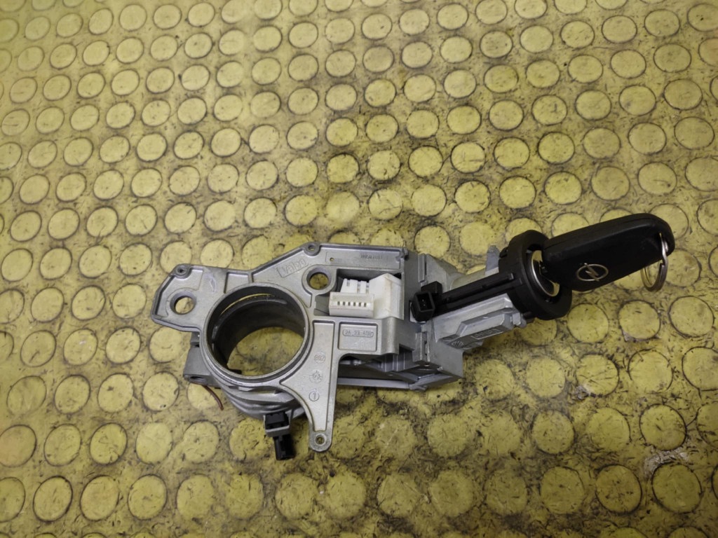OPEL ASTRA H ignition key 281726