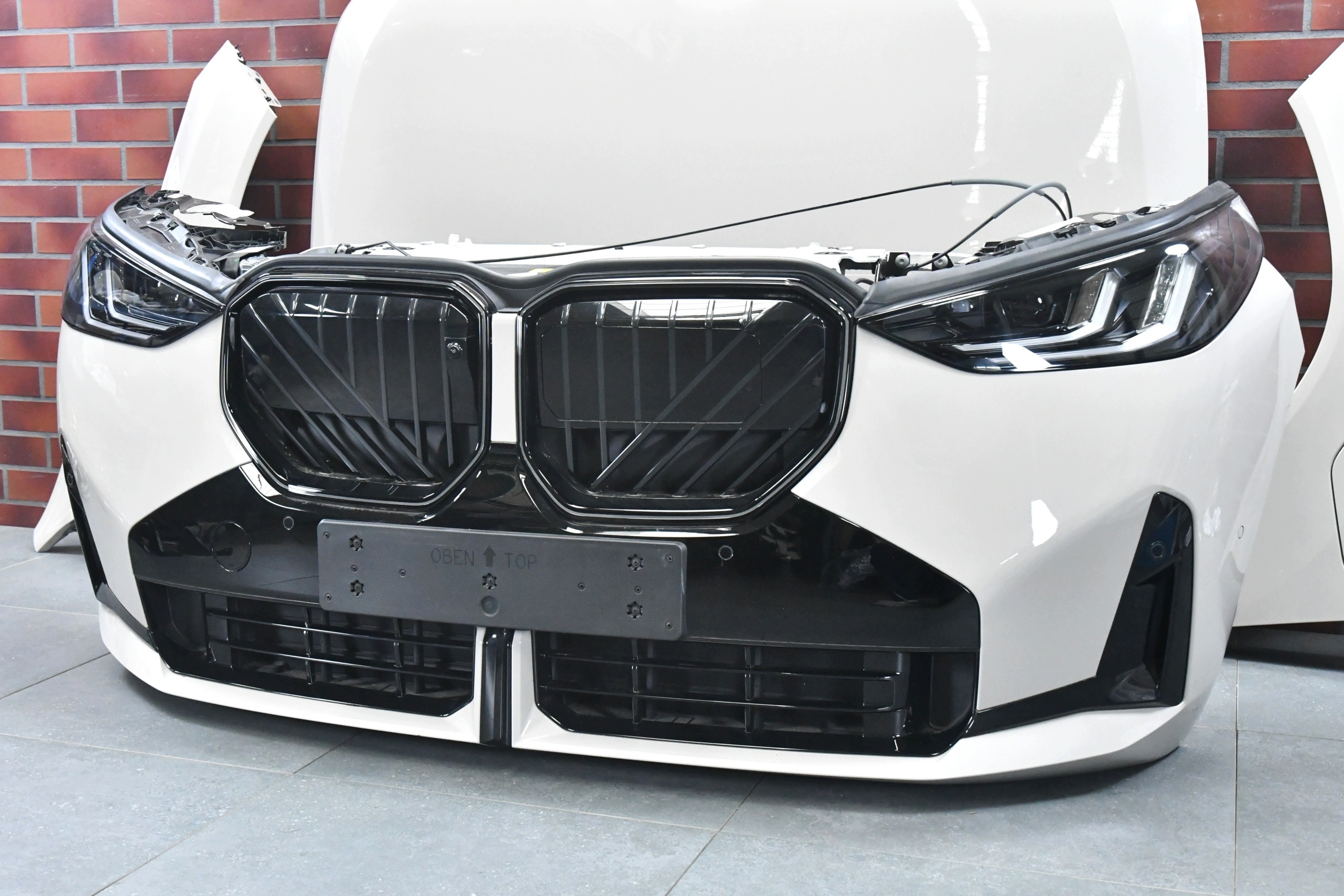 bonnet radiator bar, wall lights LED bumper BMW X3 G45 m-packet