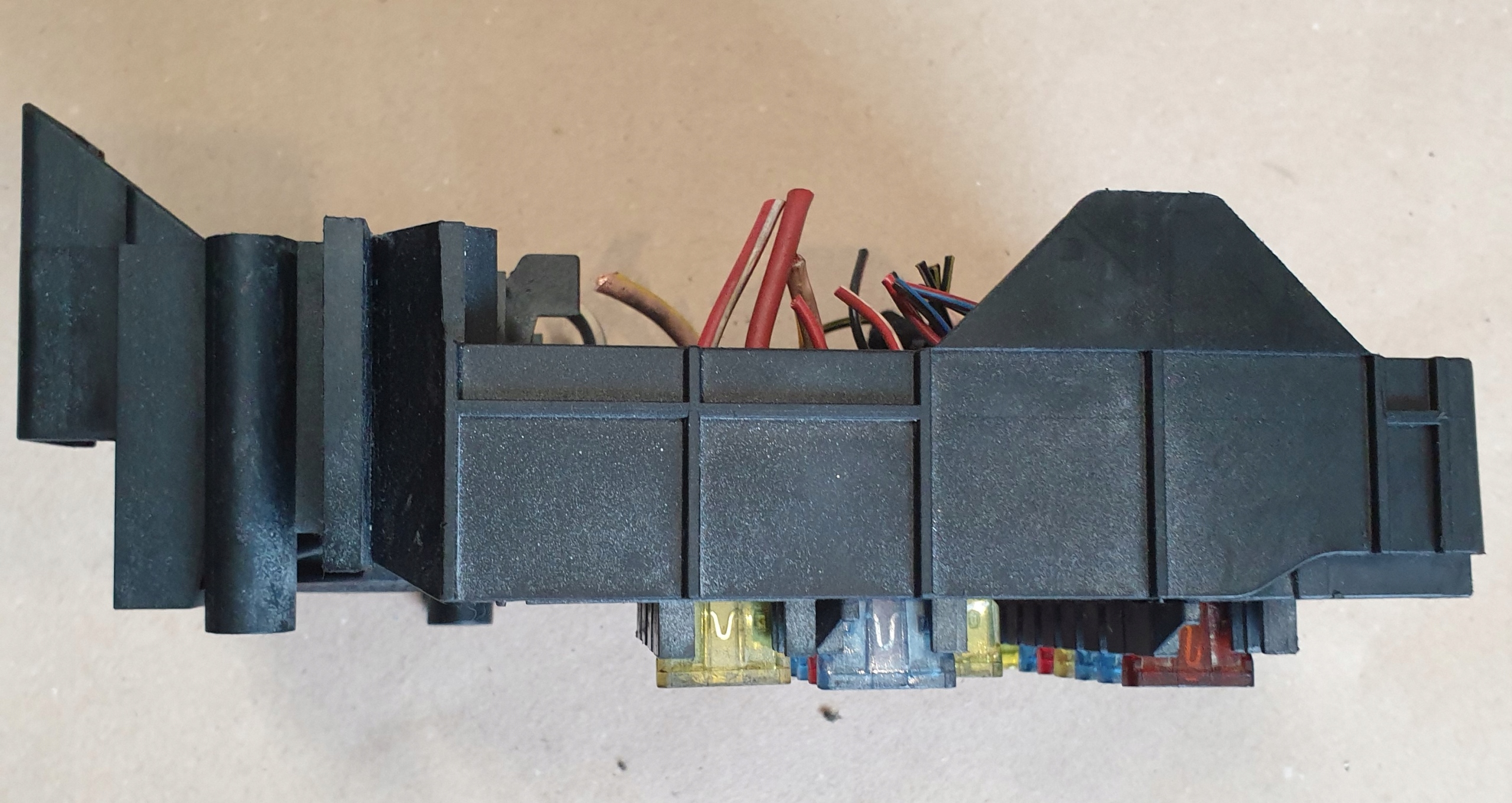 Module fusibles MERCEDES E W210 2105450640