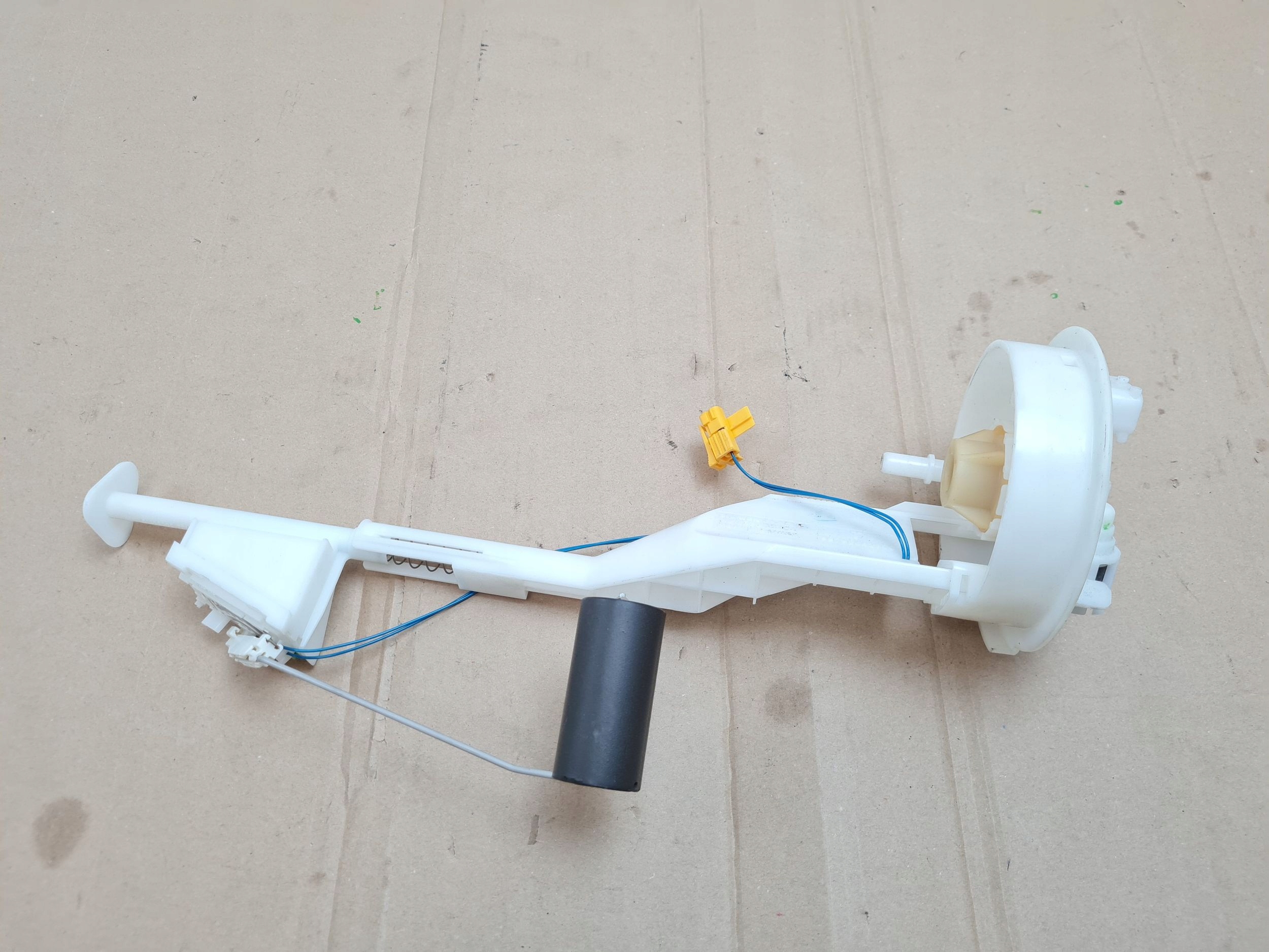 2011 PORSCHE 911 997 датчик уровня топлива 99762083300