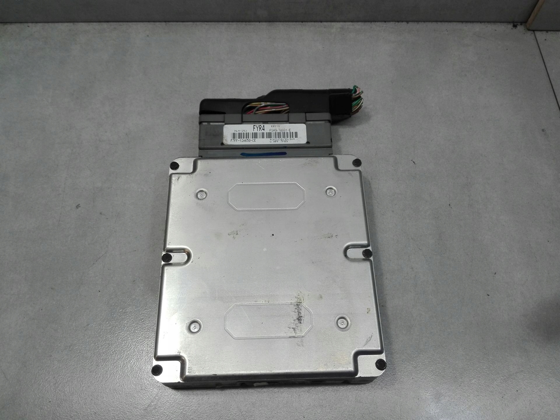 control unit of the engine MAZDA 626 V GF 2.0 F7FF-12A650-CE