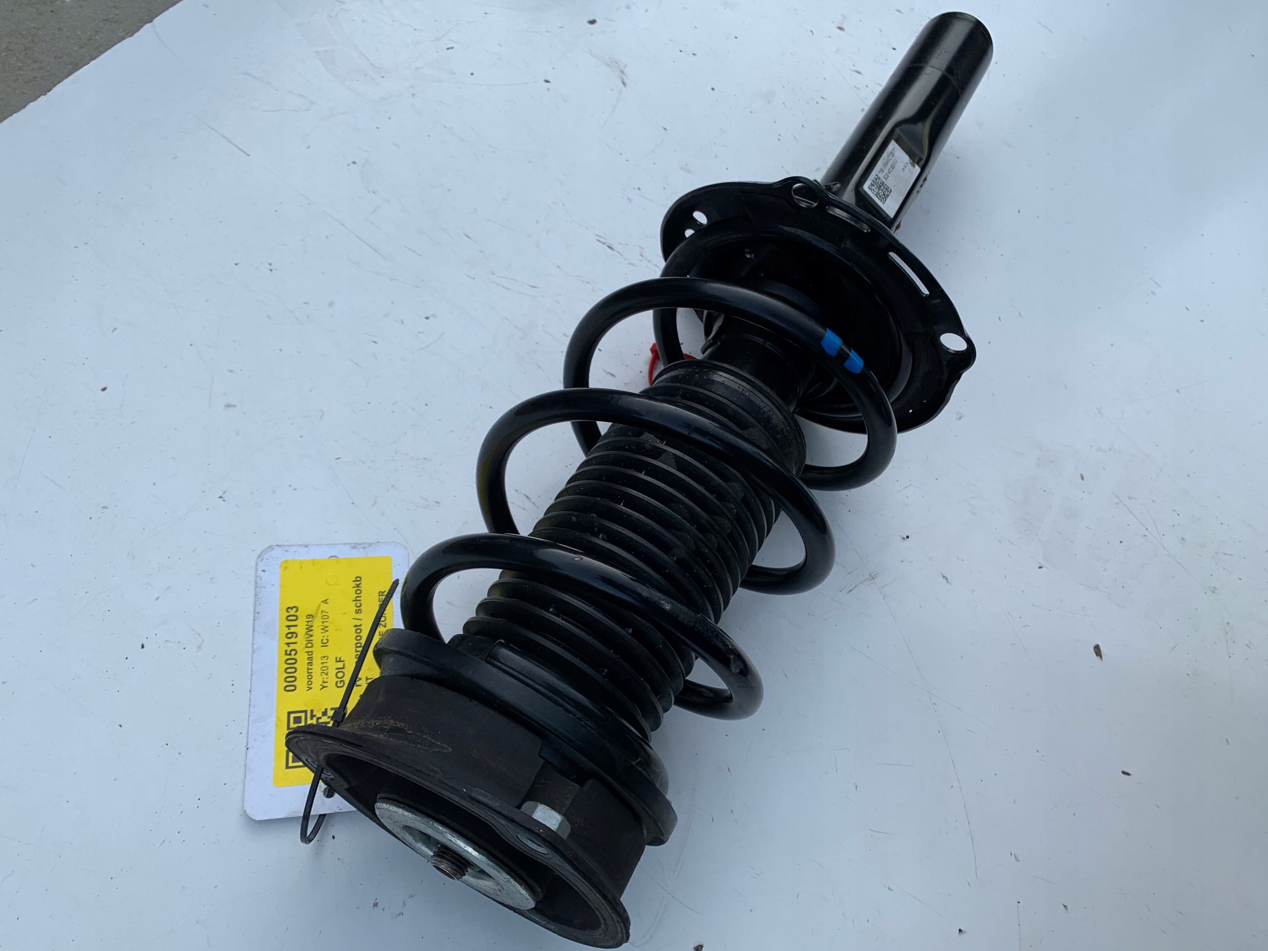 VW GOLF VII R 5Q0 AMORTYZATOR PRZEDNI PRZÓD PRAWY Strona zabudowy przód