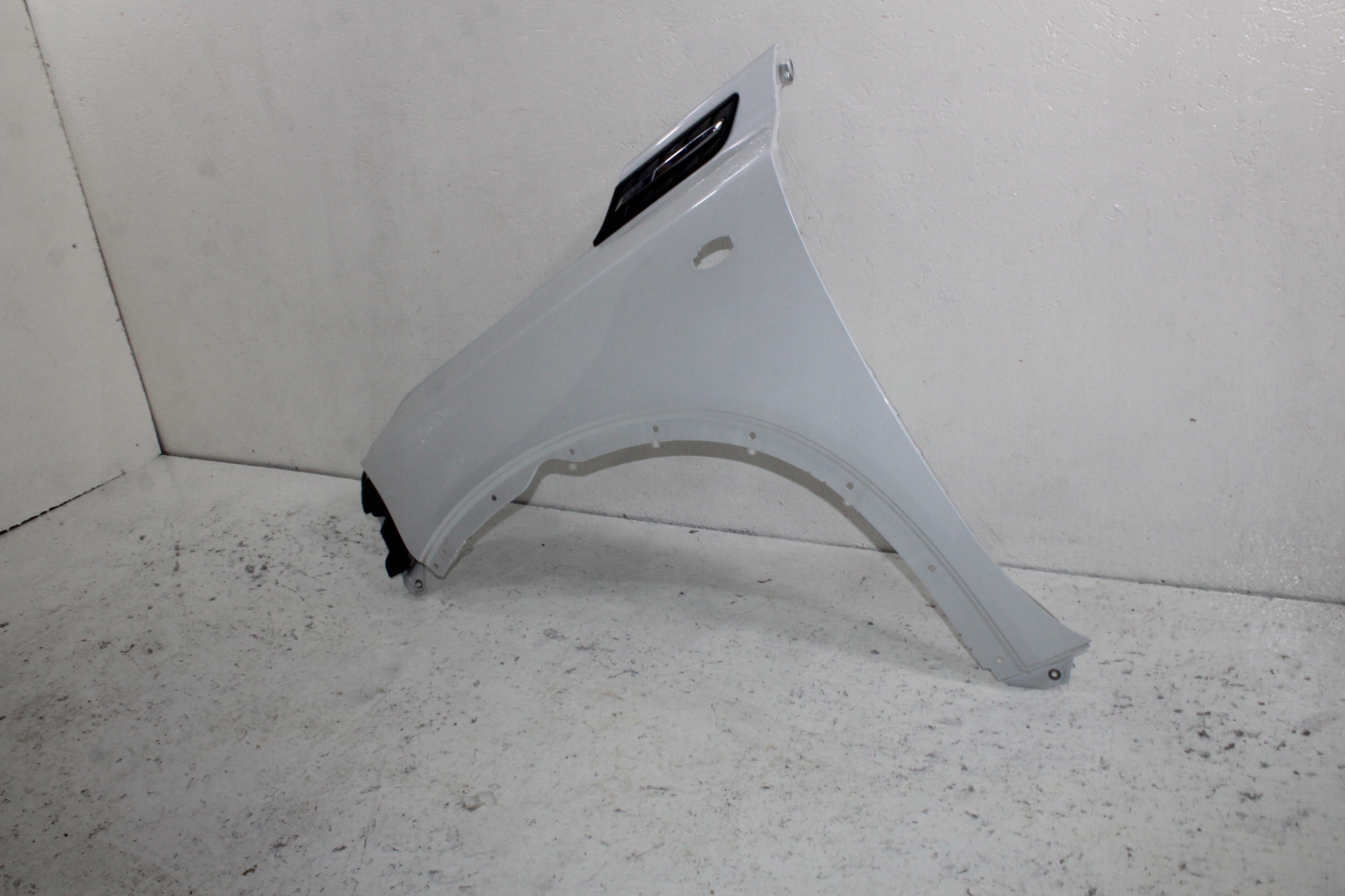 Suzuki Vitara III fender left front front