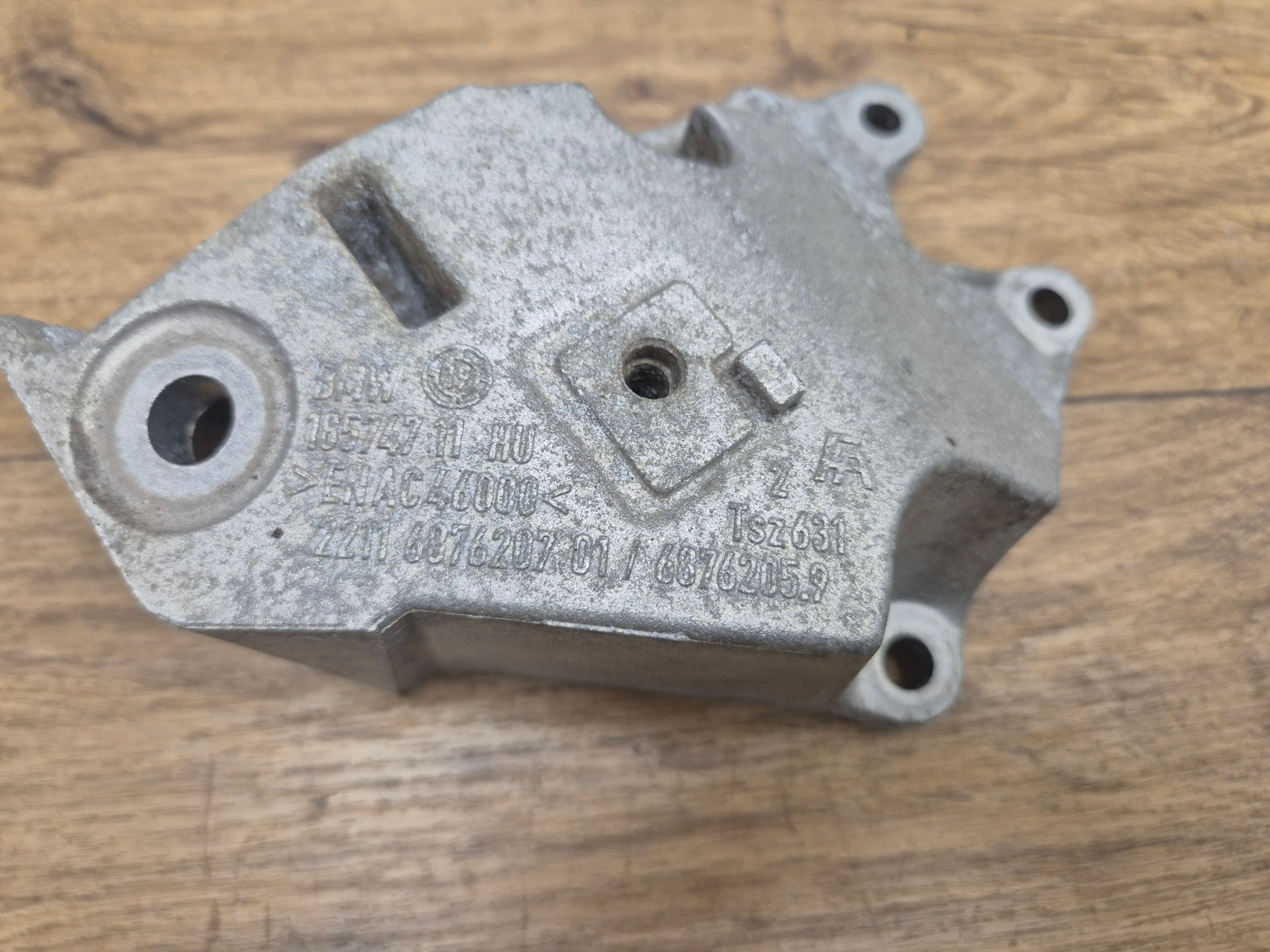 BMW G20 G21 G22 G23 2.0 left engine mount RWD console holder 6876205
