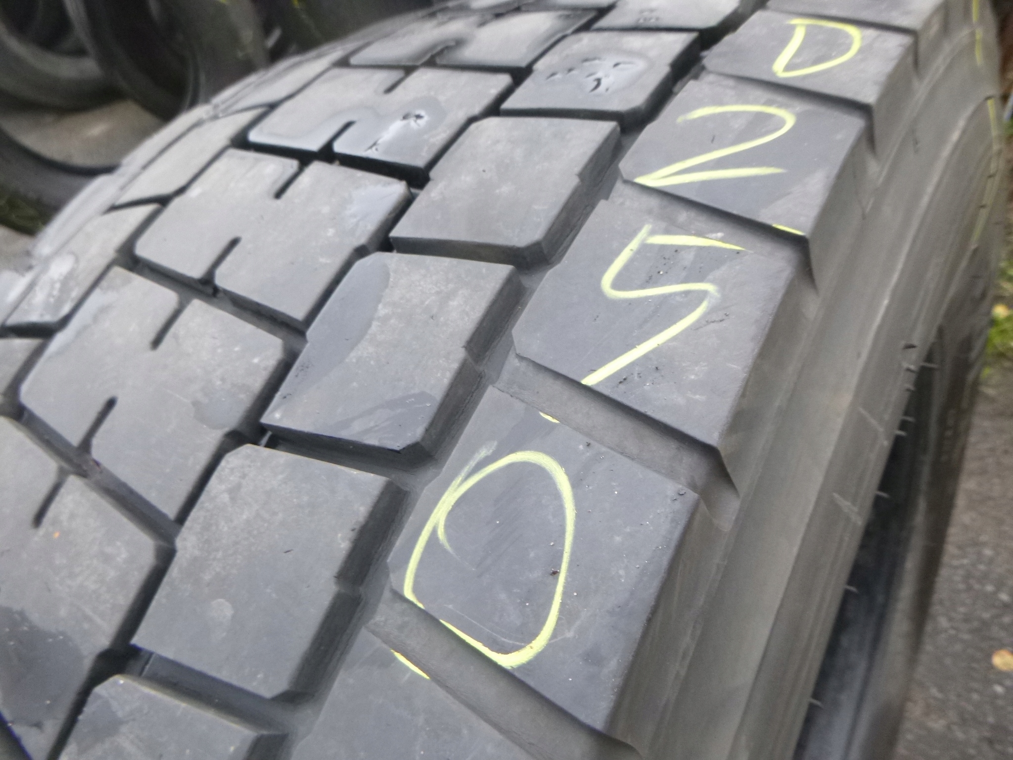 315 / 60R22,5 Falken BI851 привід