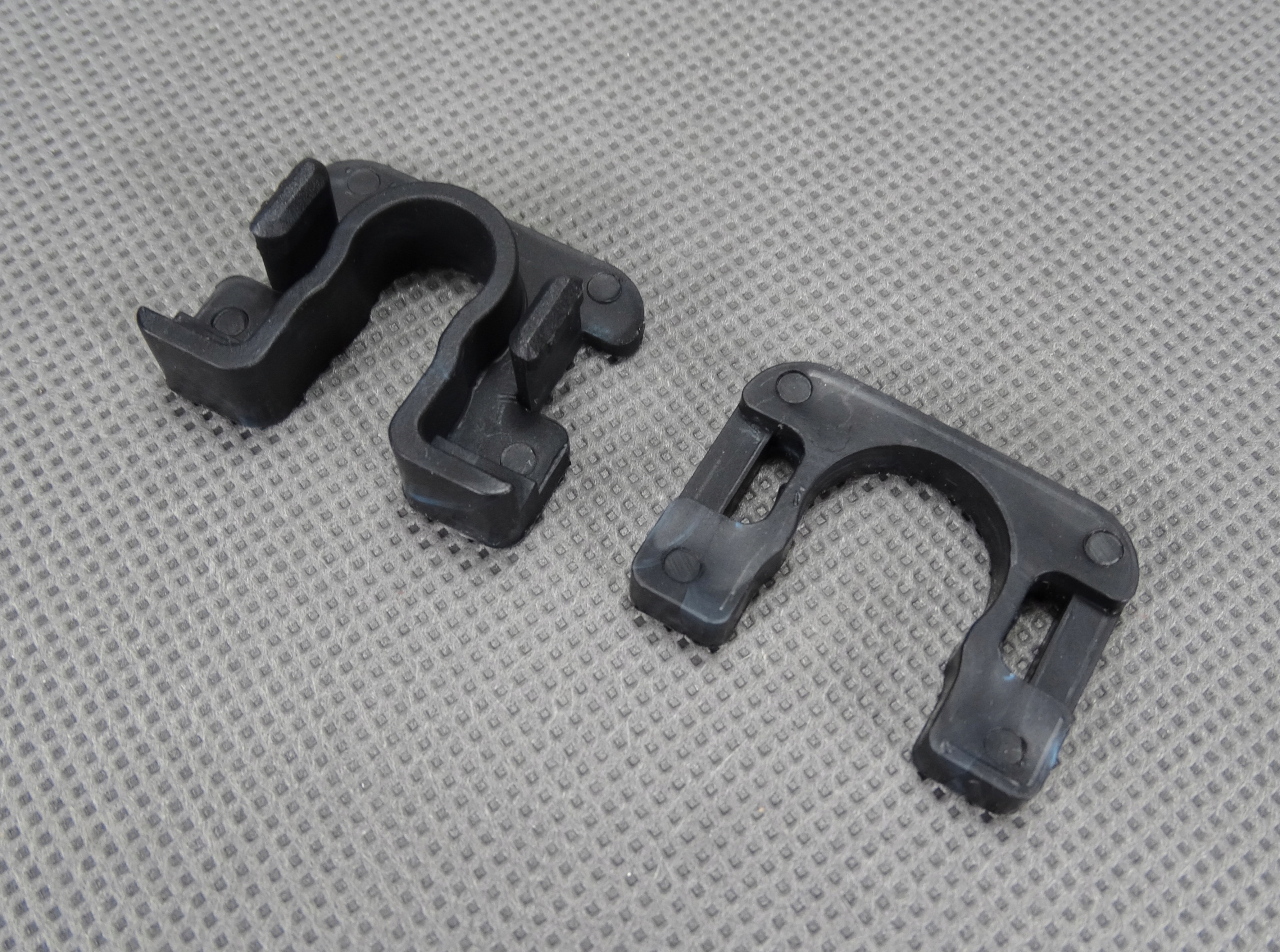 UCHWYT PÓŁKI TYLNEJ MONDEO FIESTA BMAX CMAX MONDEO Producent części Inny