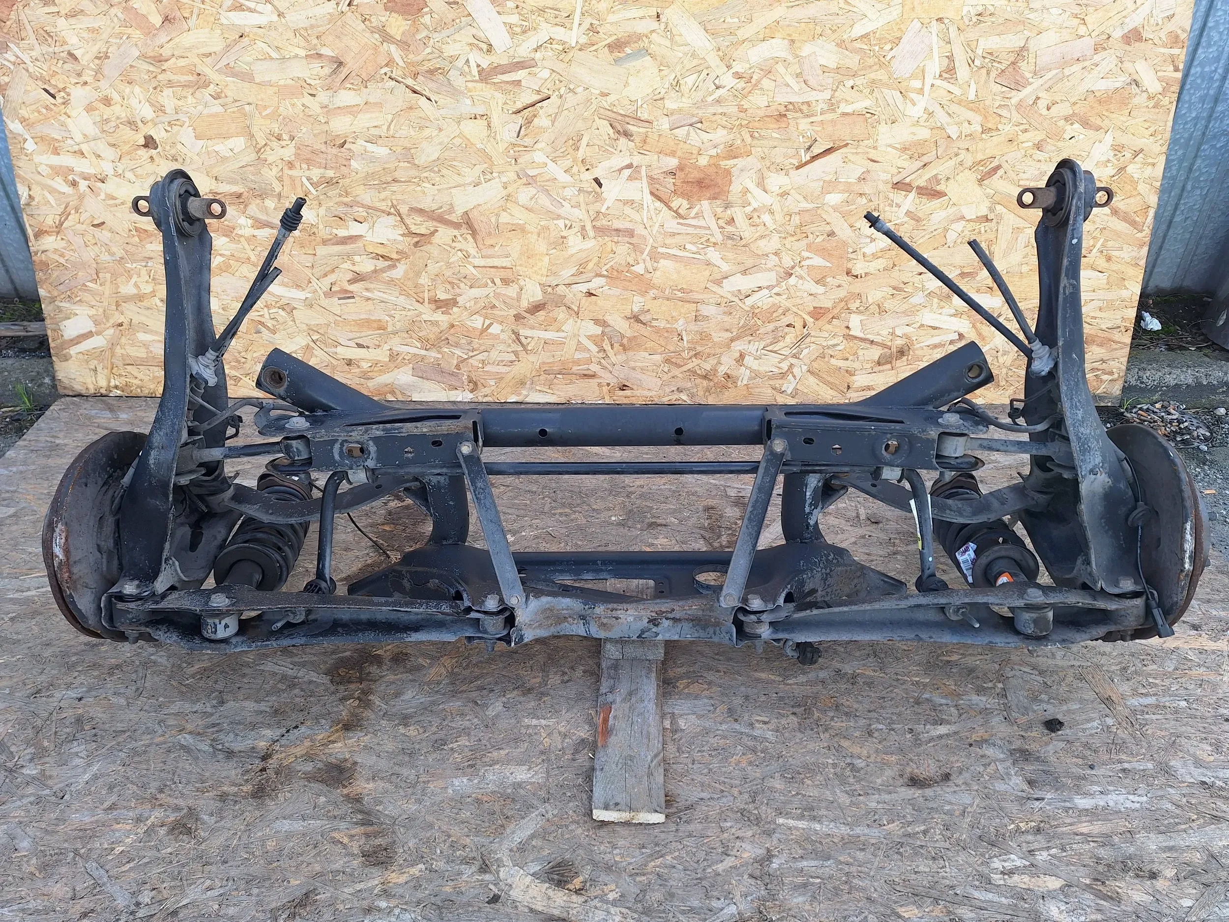 Zawieszenie tył sanki wózek Jeep Compass I 06-16 2WD Producent części Jeep OE