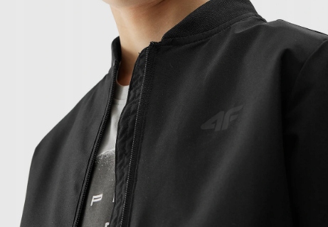 4F Kurtka chłopięca Czarny 4FJWSS24TJACM130 21S r. 134 (8-9 lat)