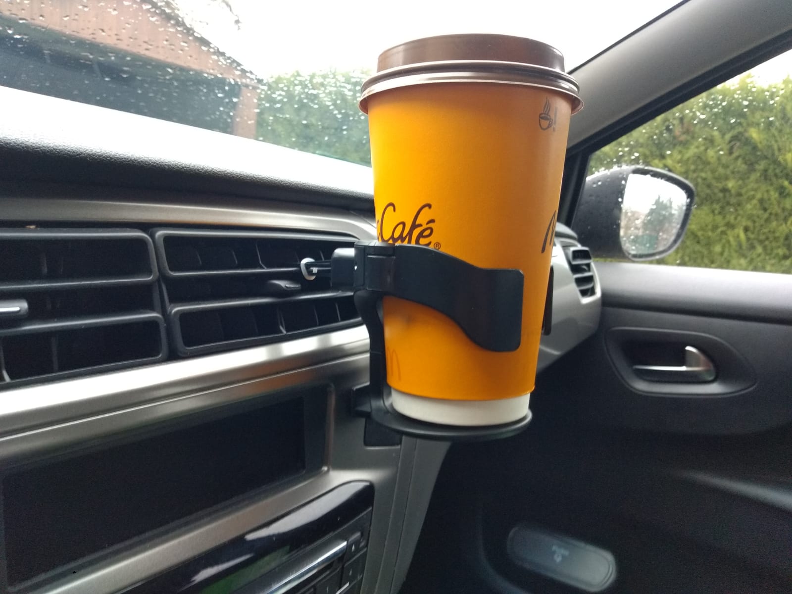 Uchwyt na kubek do samochodu na napoje cup holder Producent inny