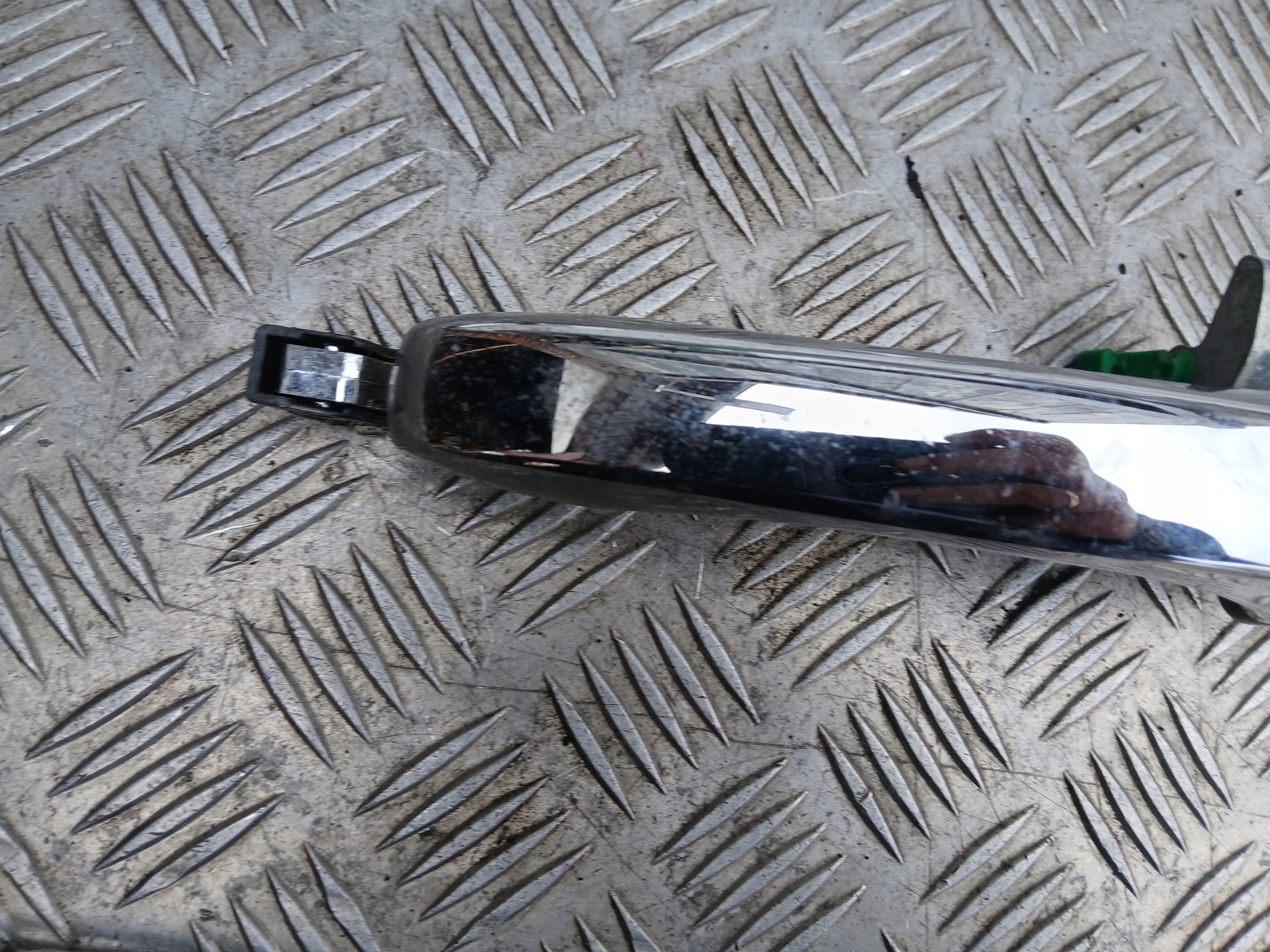 CHRYSLER 300C handle exterior left front lock cylinder