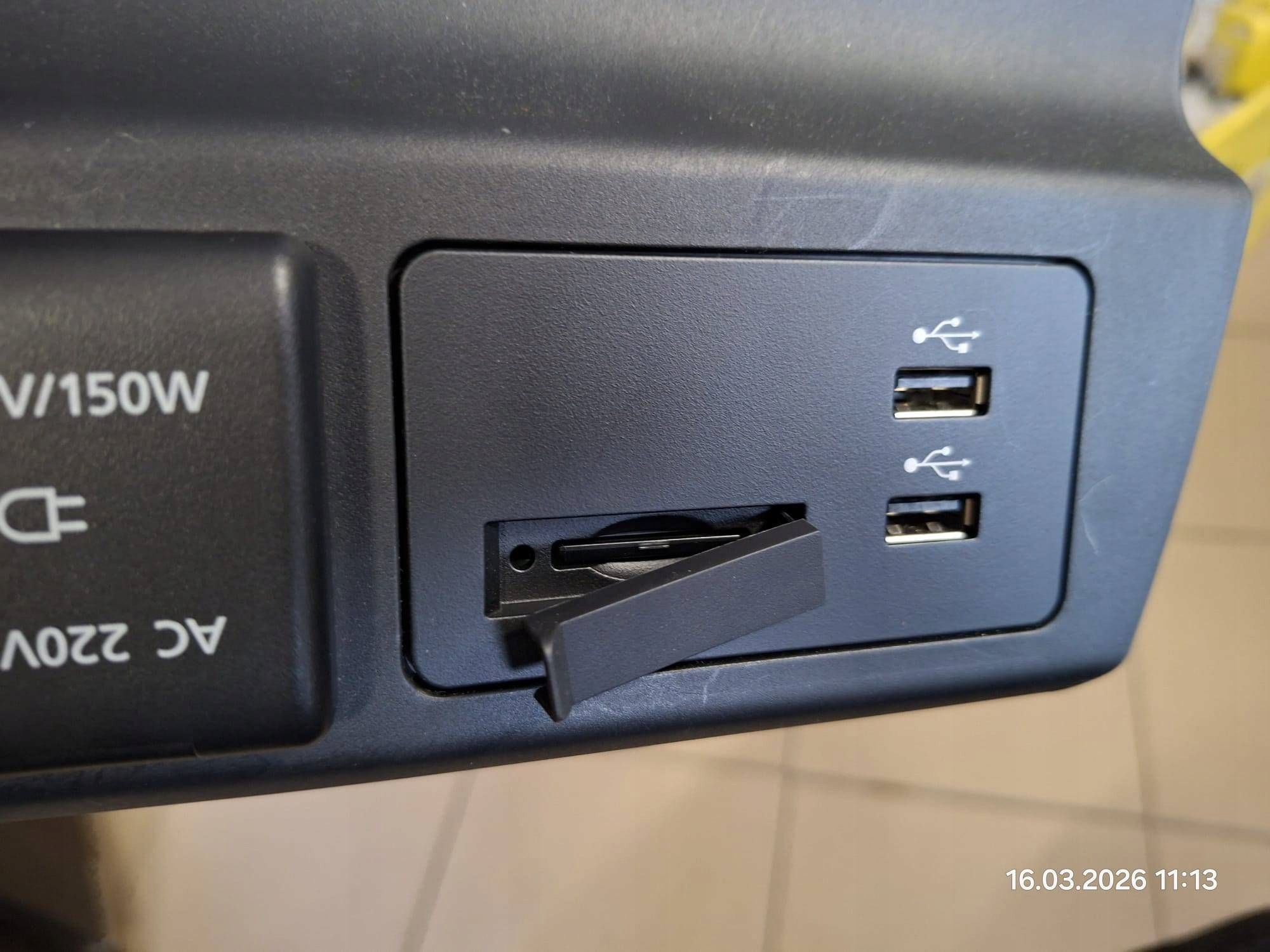 adapter USB Mazda MX-30 DN4E-669U0