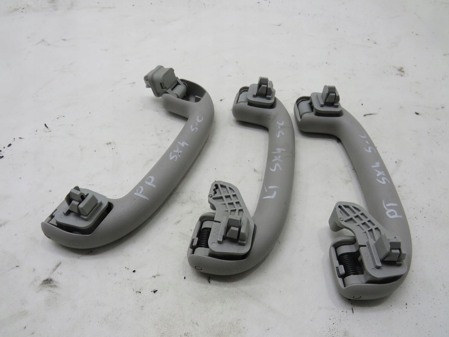 RĄCZKA PODSUFITKI SX4 S-CROSS Typ samochodu 4x4/SUV Samochody osobowe