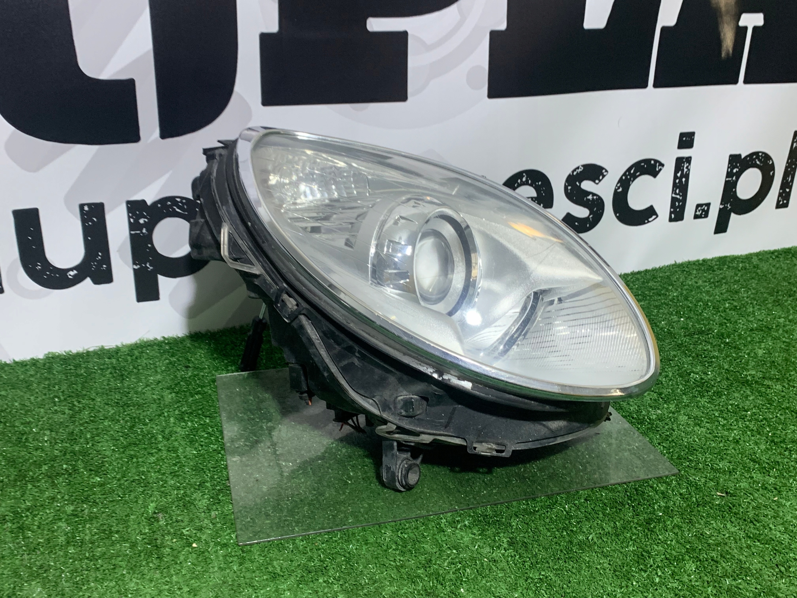light front front right MERCEDES W251 BI XENON SKRETNA EUROPA