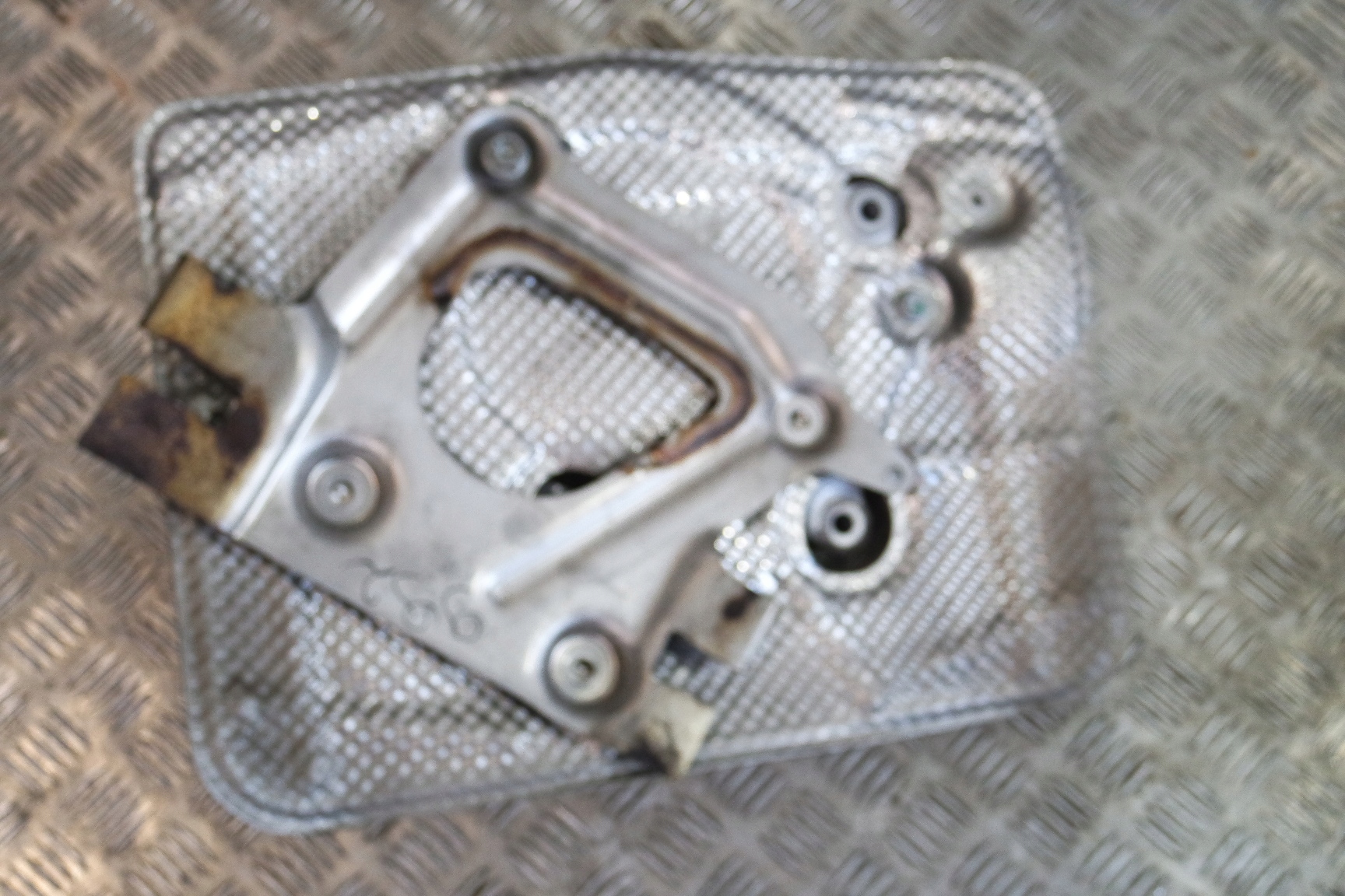 КРІПЛЕННЯ ВИХЛОПНОЇ ТРУБИ PORSCHE 992 992251255B