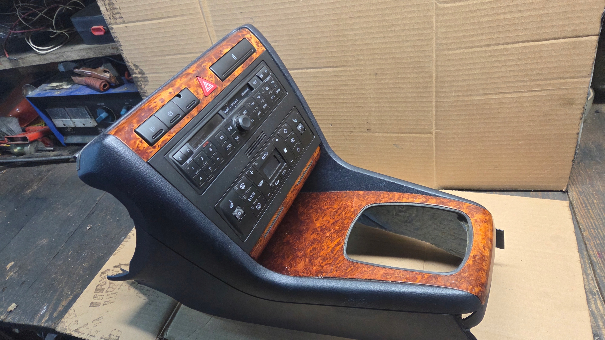 AUDI A4 B5 FL LIFT TUNEL SRODKOWY PRZÓD PRZEDNI RAMKA RADIA LIFT \ + 2 inne produkty