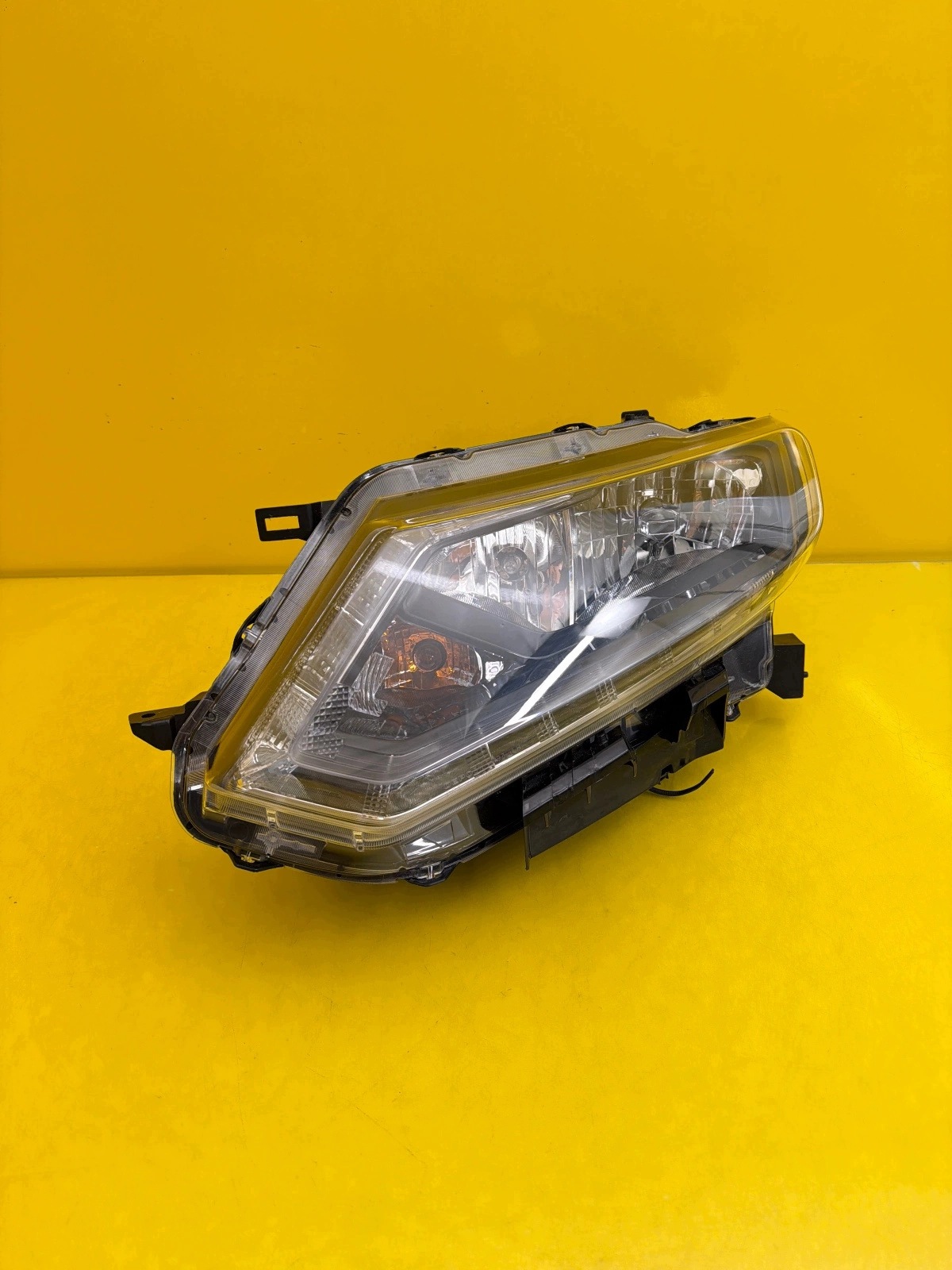 light left Nissan X-Trail T32 pre facelift 2014-2018 H7 Led