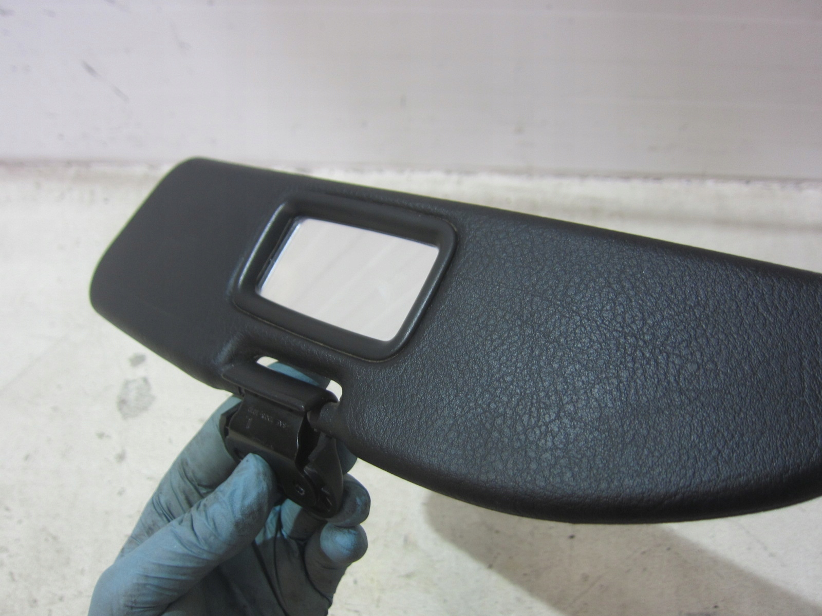 BMW Z3 E36 cover PRZECIWSLONECZNA black left visor visor 8410185