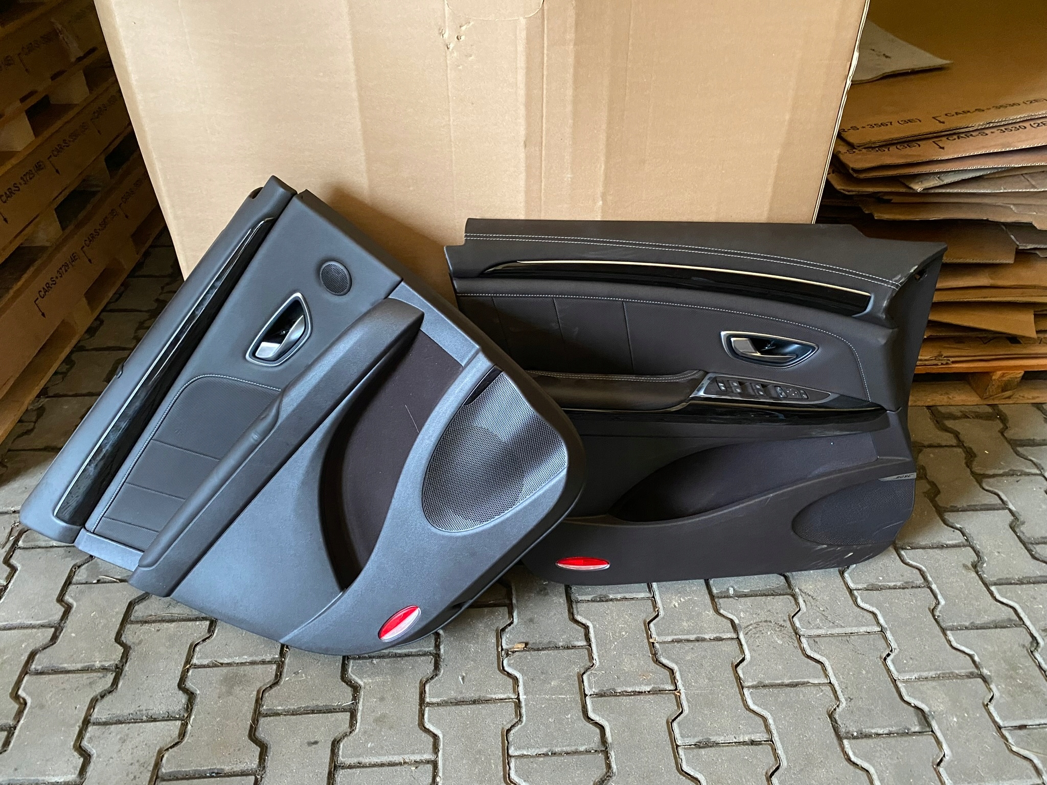 RENAULT ESPACE V INITIALE PARIS Sitze SKORZANE Sitz Sitz DVD EKRAN