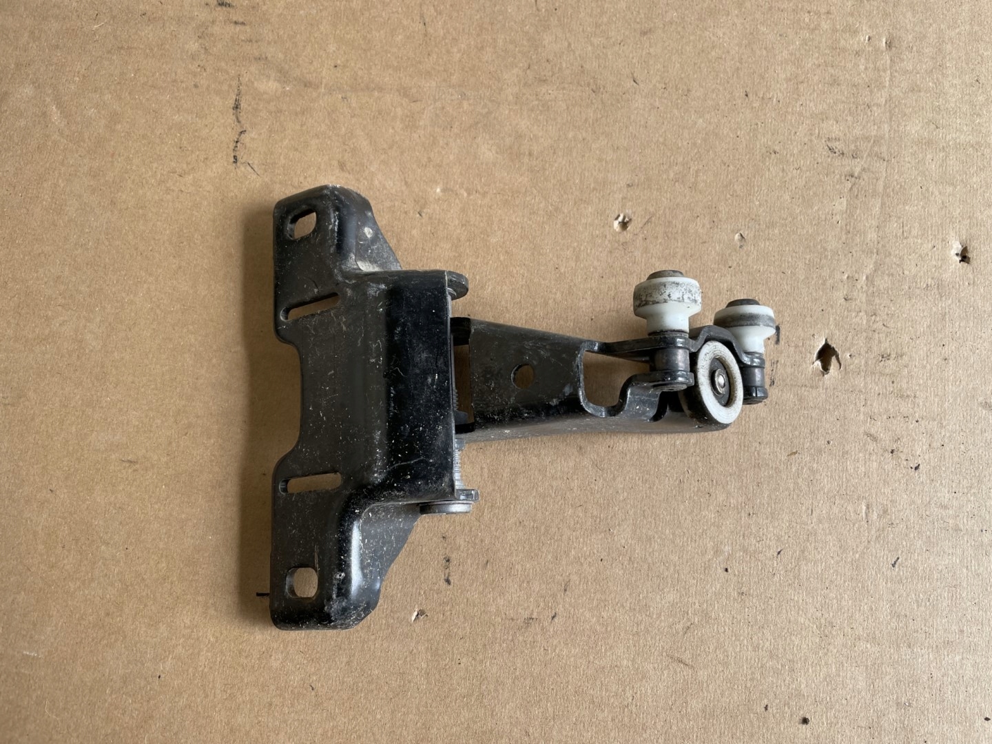 ROLKA WÓZEK DRZWI PRZESUWNYCH SPRINTER 910 907 Numer katalogowy części A9107630100