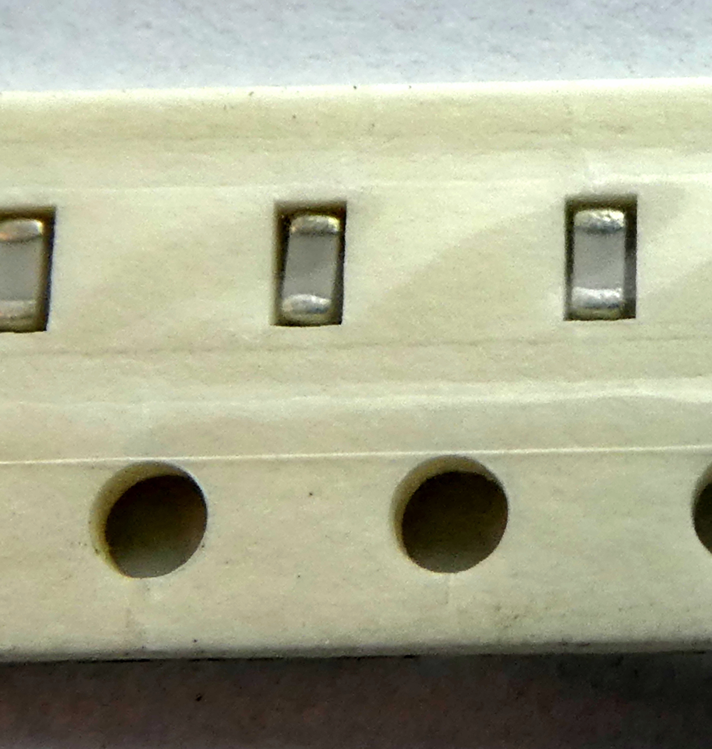

Ceramiczny MLCC 603 50V DC 5% 100pF 0,1nF 100szt