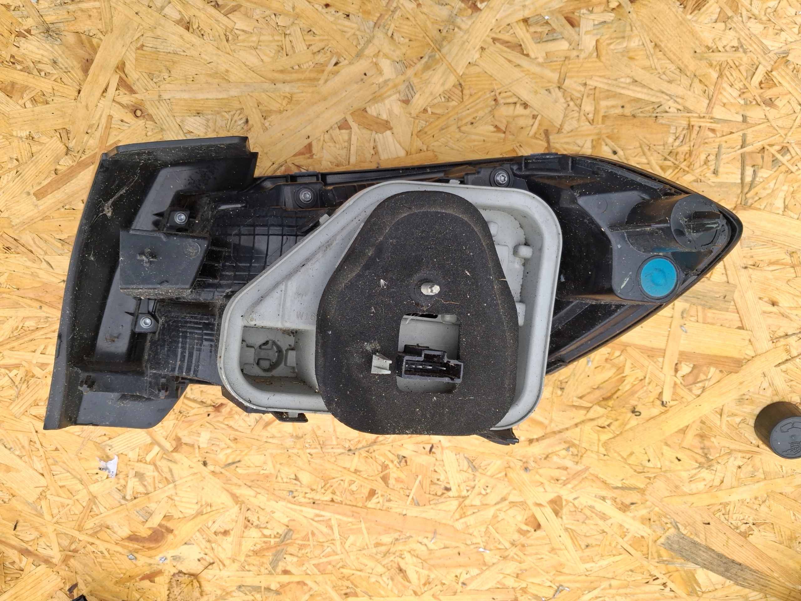 light left rear part PEUGEOT 208 II 9823216780