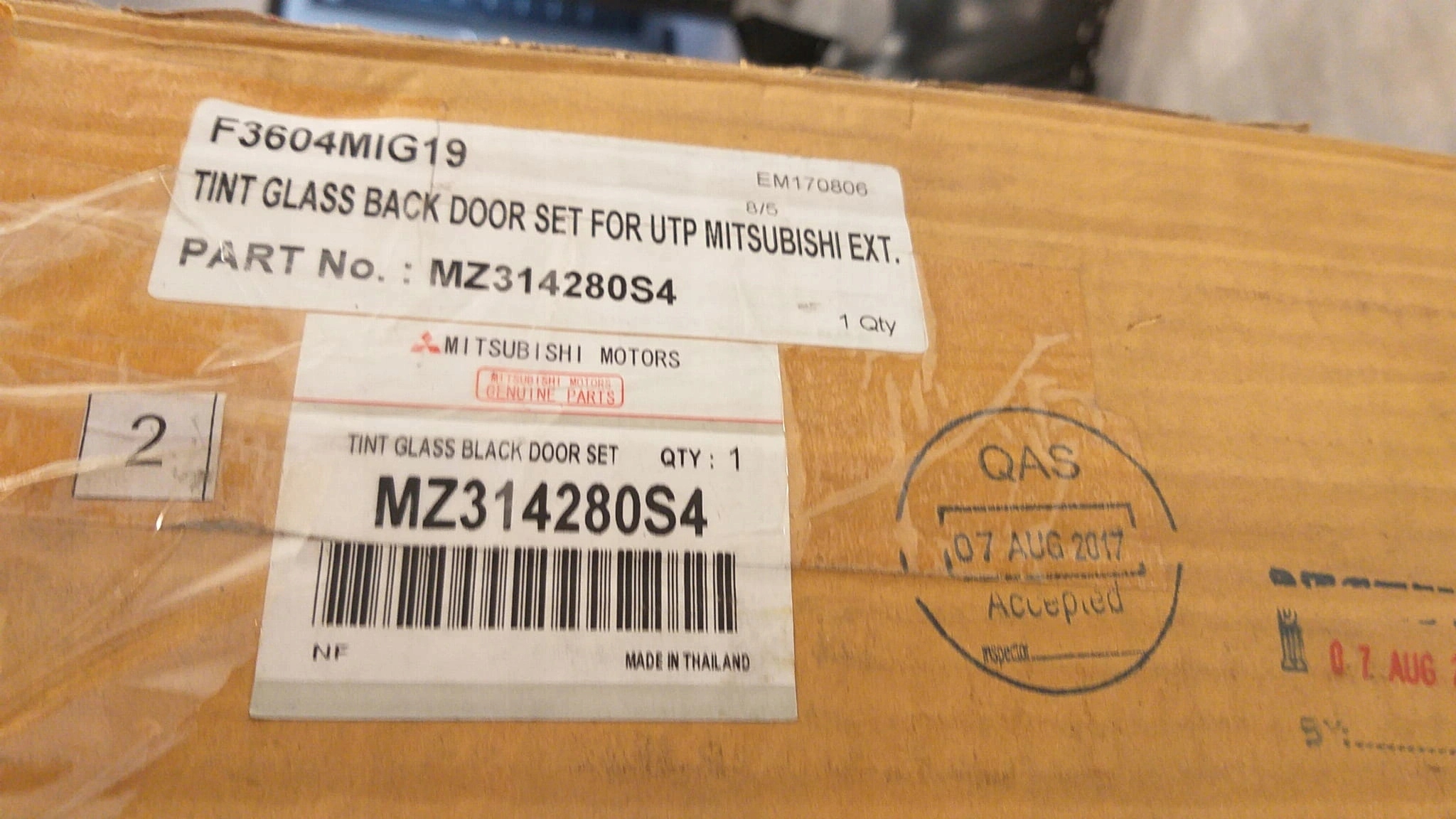 SZYBA TYLNA TYŁ HARDTOP MITSUBISHI TRITON NOWA OEM Jakość części (zgodnie z GVO) O - oryginał z logo producenta pojazdu (OE)