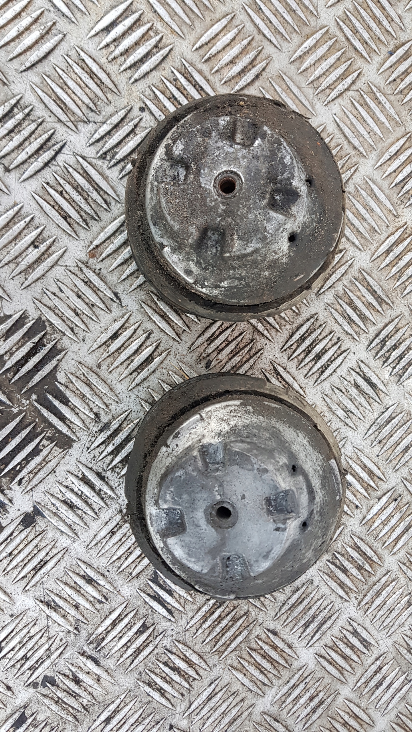MERCEDES W209 2.7 CDI engine mount