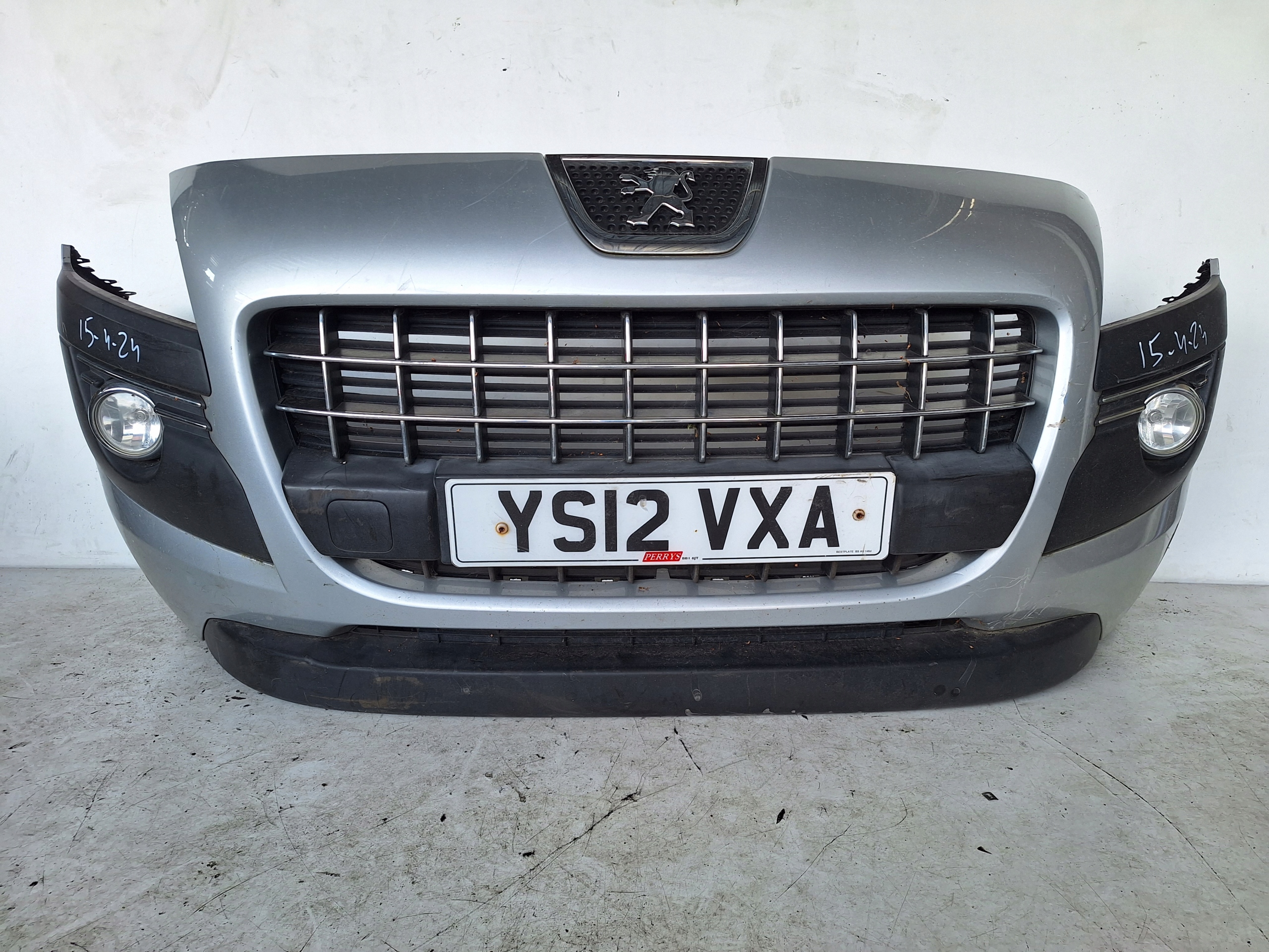 PEUGEOT 3008 T84 08-13 Stoßstange