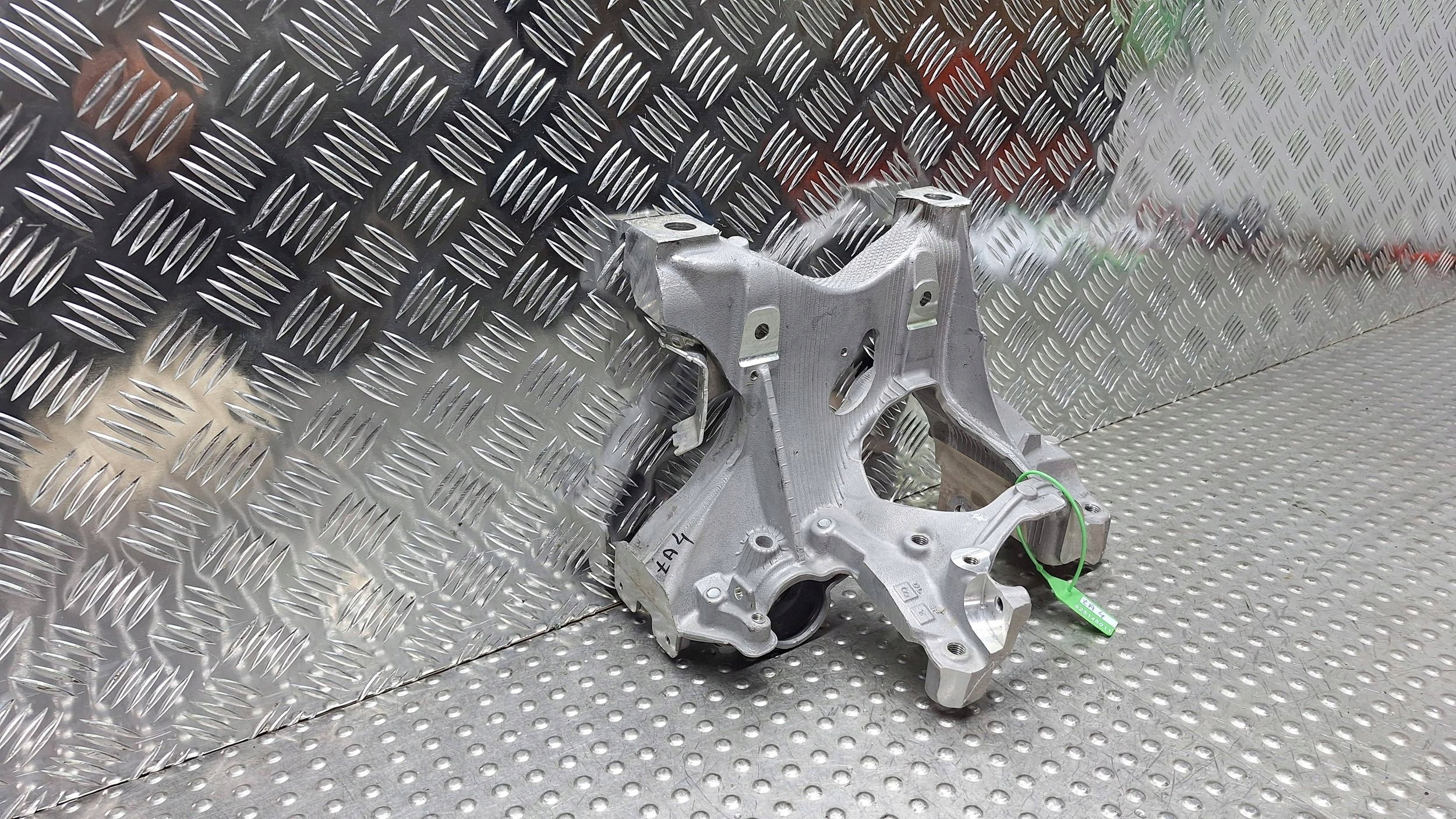console engine mount right front 8B3399296 AUDI A5 B10 A6 C9 QUATTRO