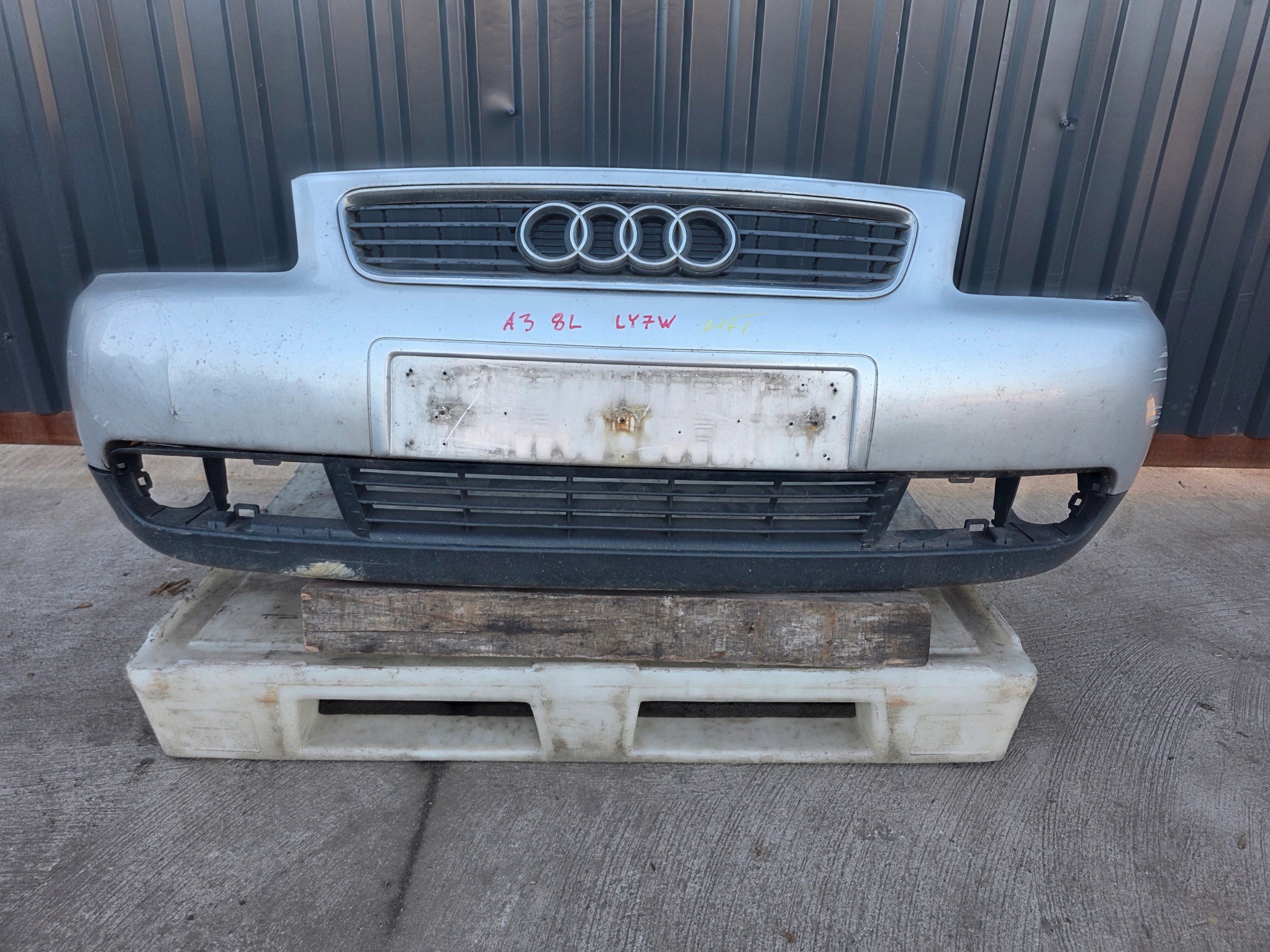 bumper front AUDI A3 8L LIFT LY7W complete !!!