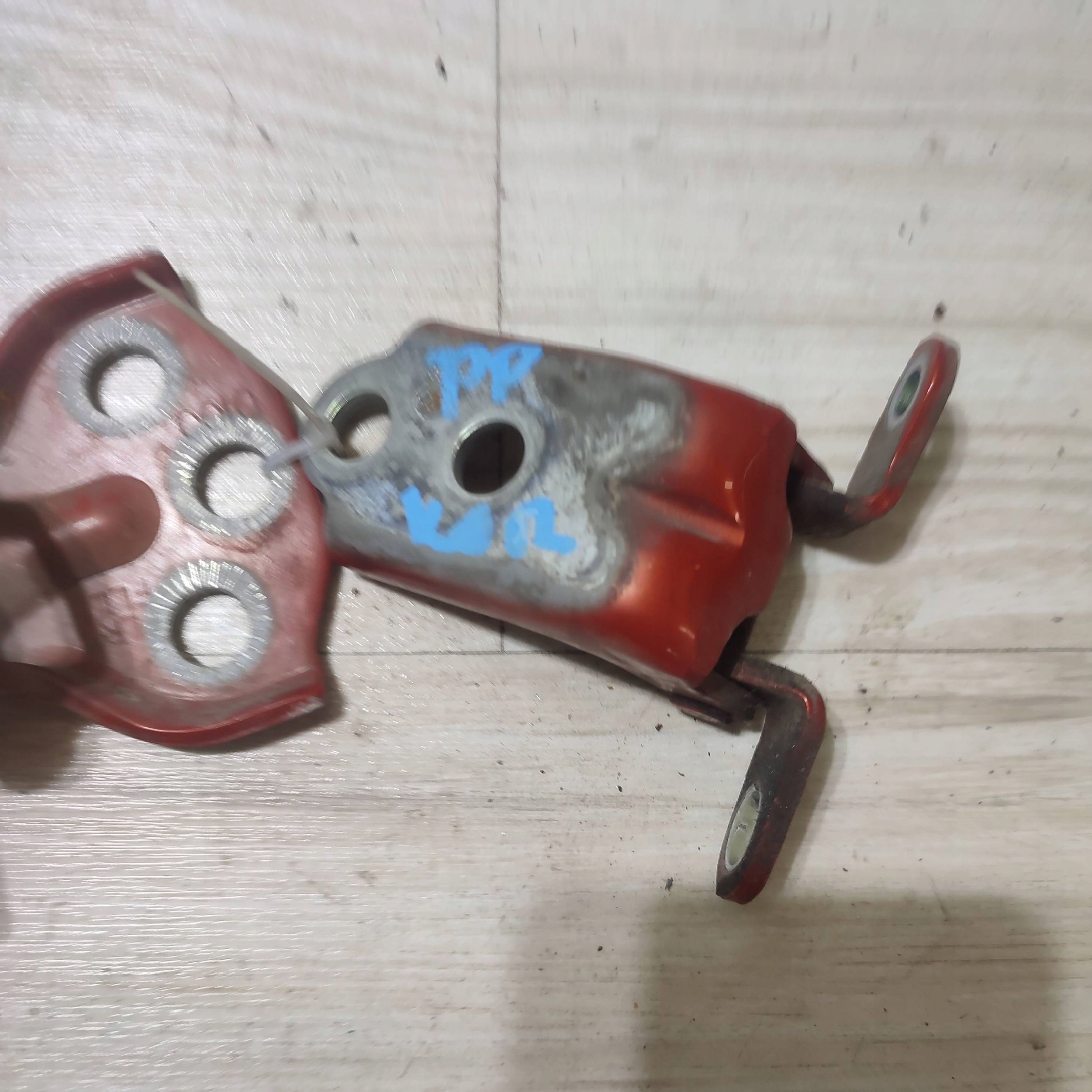 hinges door przednich front side right SsangYong Korando