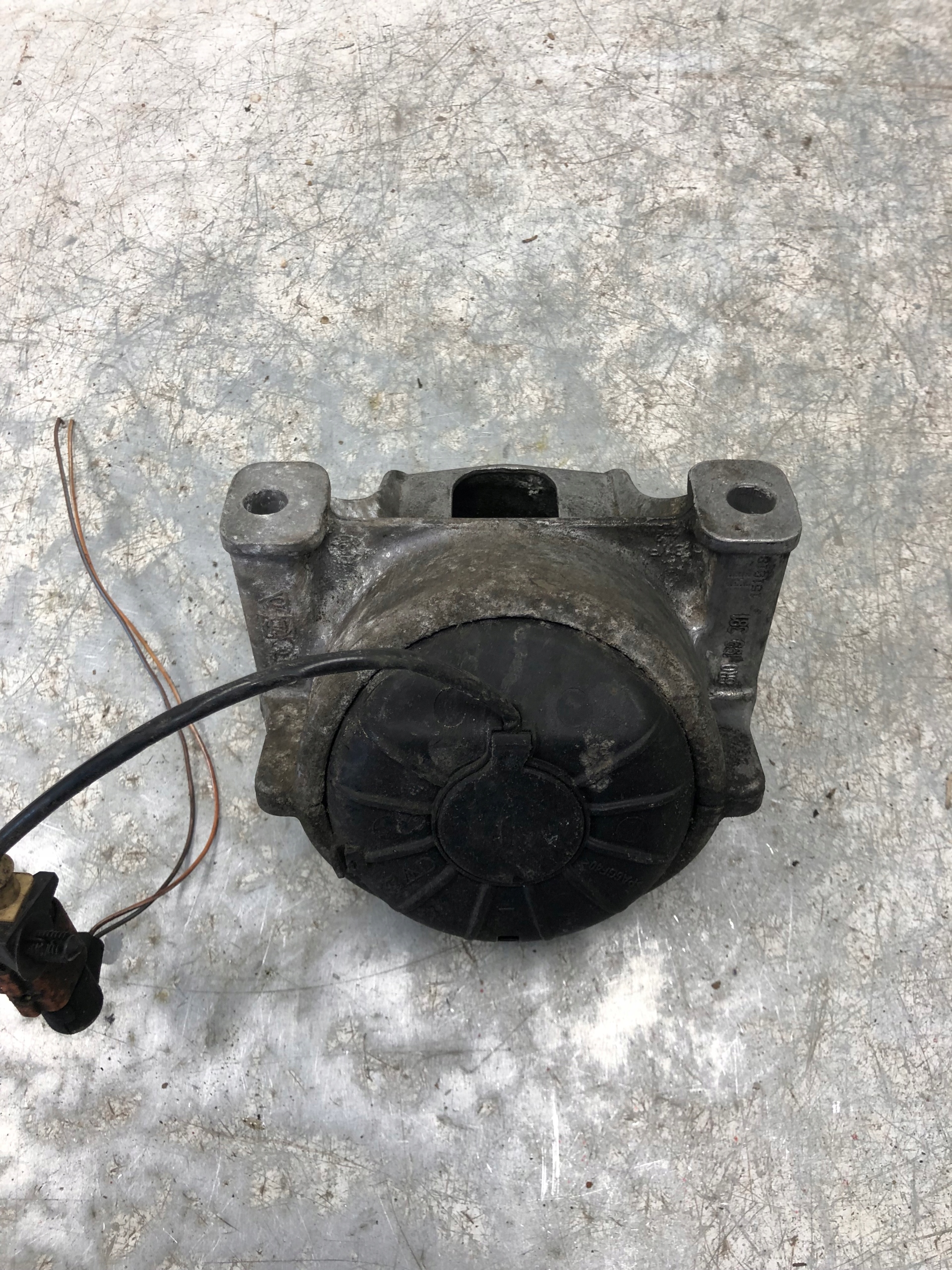holder engine mount AUDI Q5 8R0199381N
